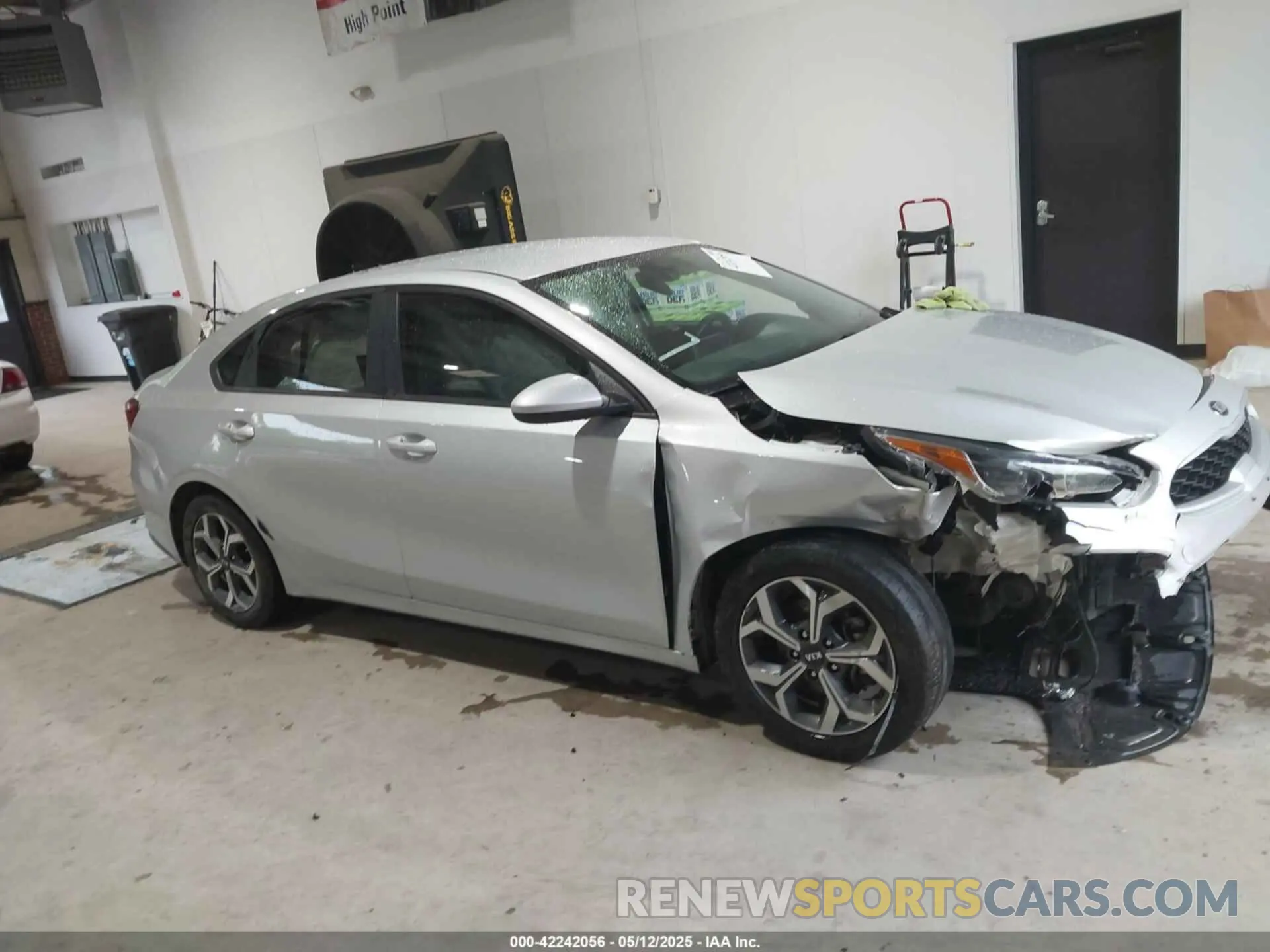 13 Photograph of a damaged car 3KPF24AD6ME326363 KIA FORTE 2021