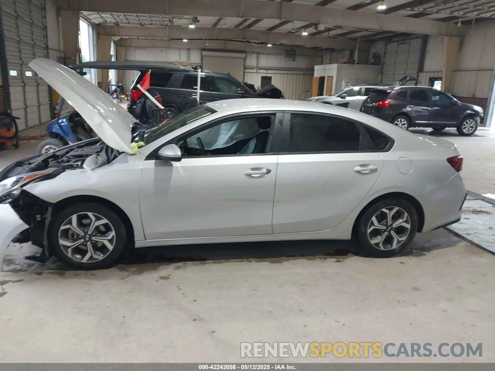 14 Photograph of a damaged car 3KPF24AD6ME326363 KIA FORTE 2021