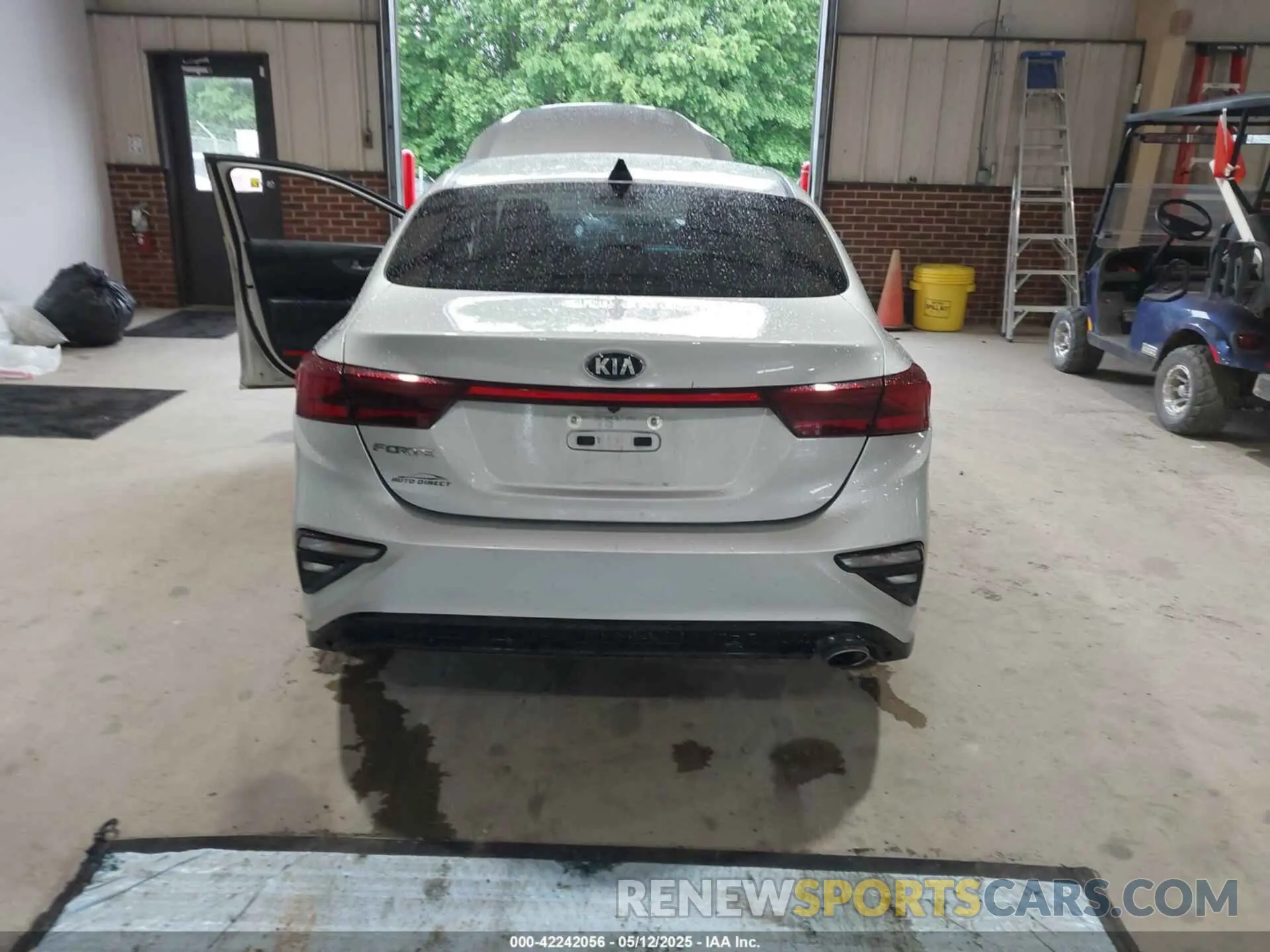 16 Photograph of a damaged car 3KPF24AD6ME326363 KIA FORTE 2021