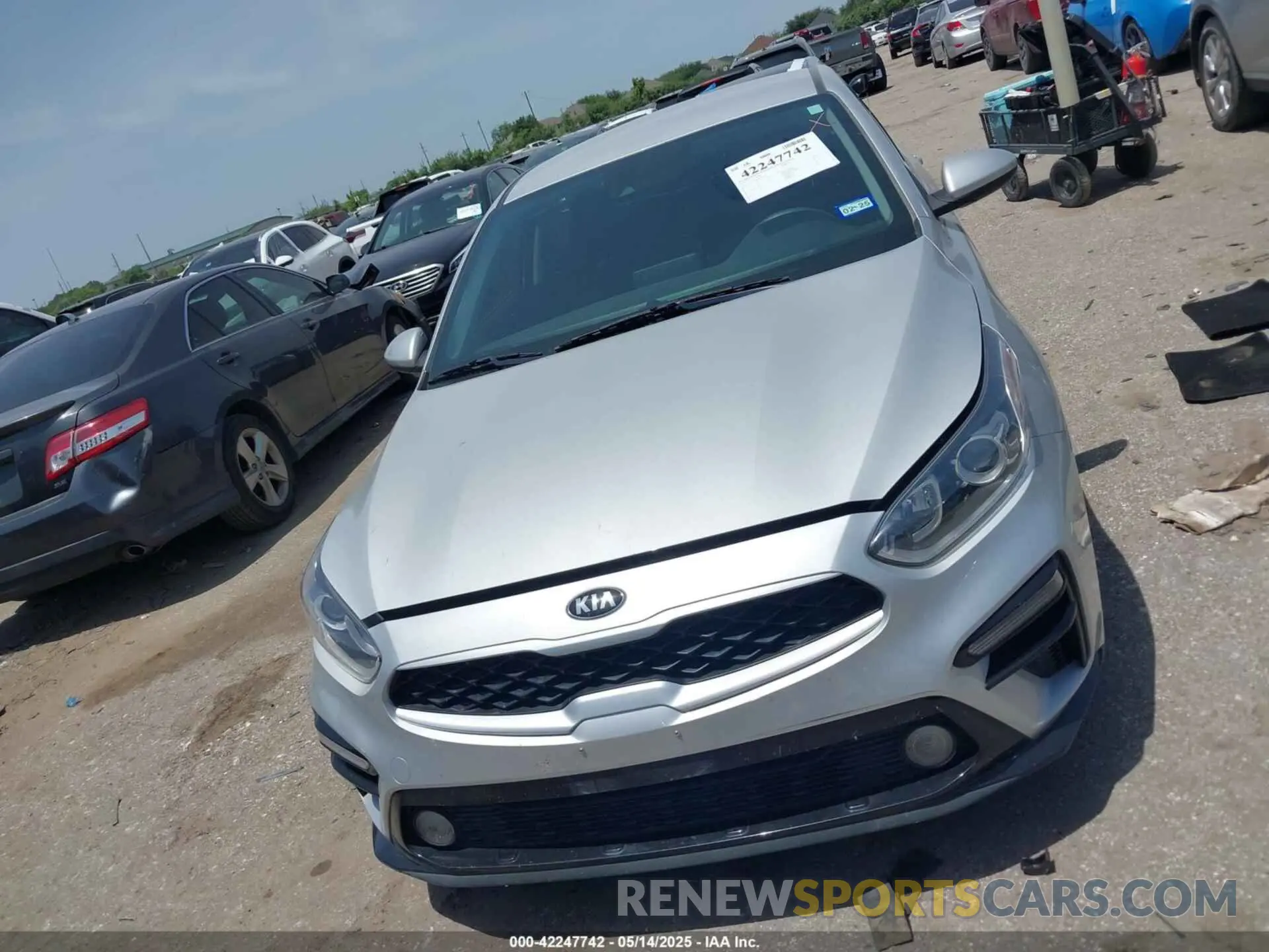 12 Photograph of a damaged car 3KPF24AD6ME333779 KIA FORTE 2021