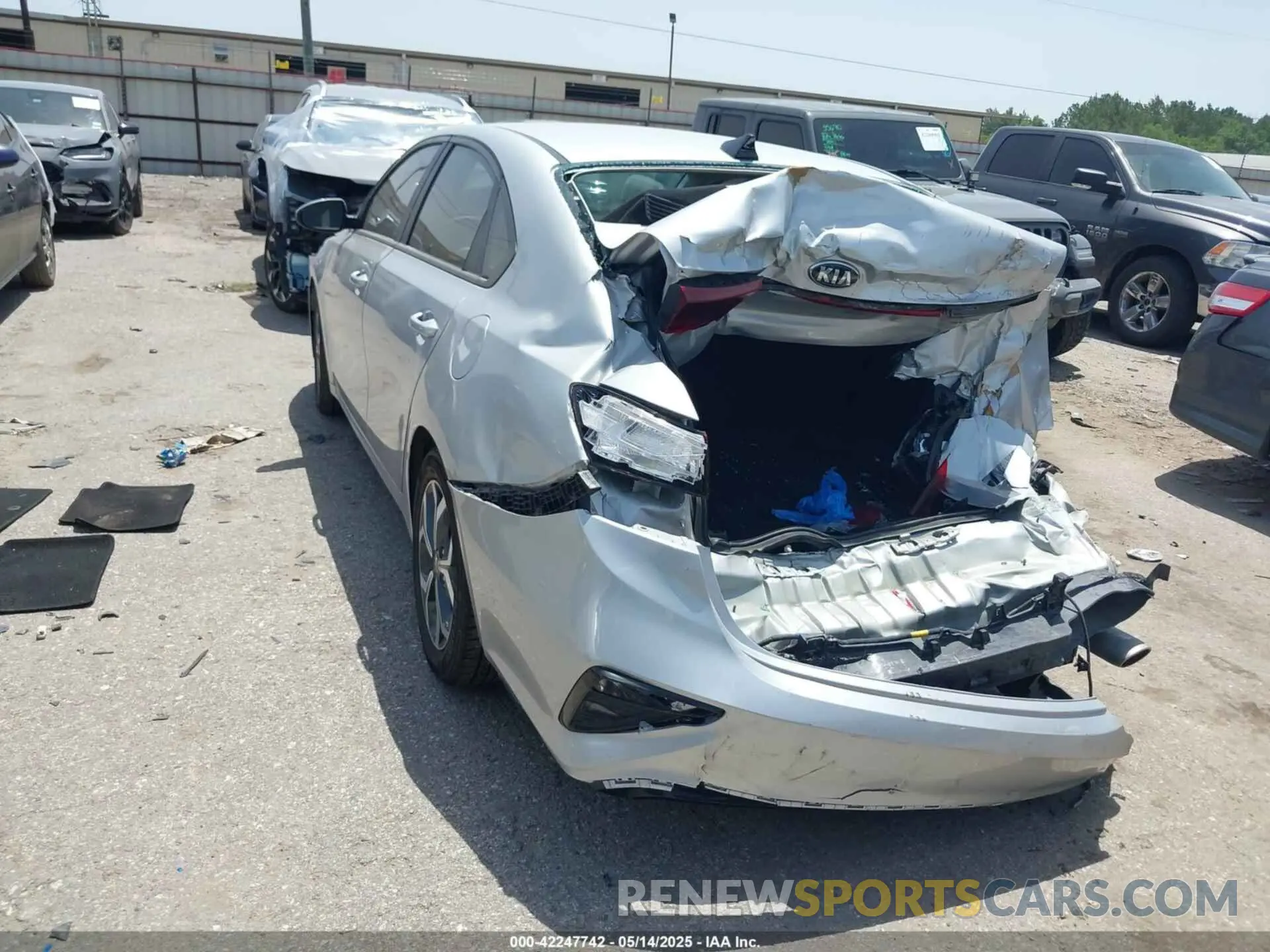 3 Photograph of a damaged car 3KPF24AD6ME333779 KIA FORTE 2021