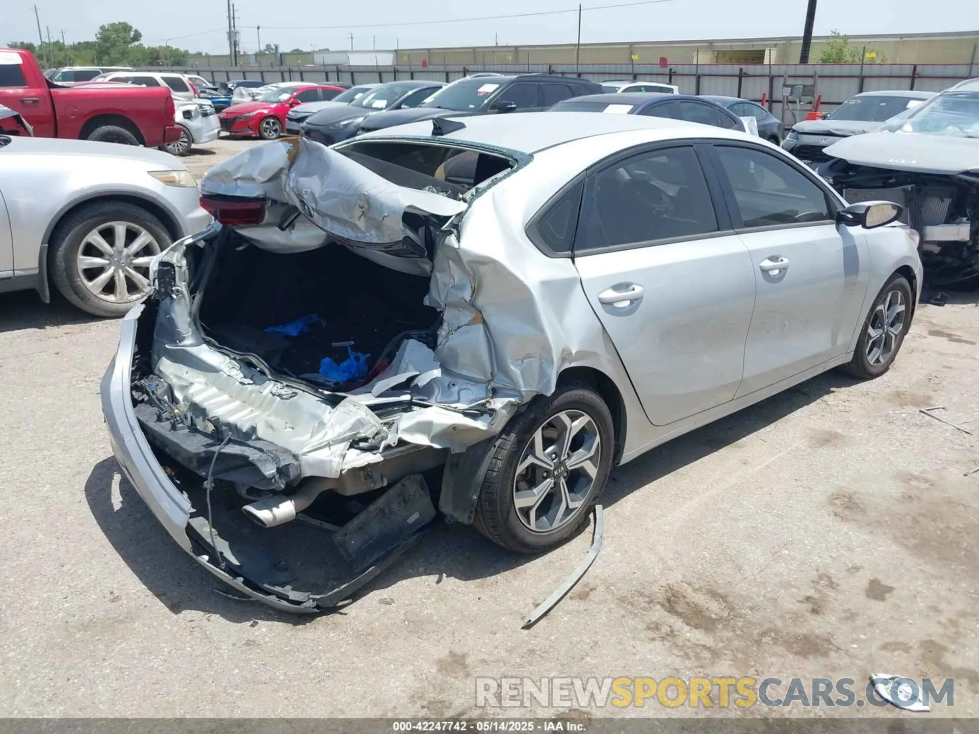4 Photograph of a damaged car 3KPF24AD6ME333779 KIA FORTE 2021