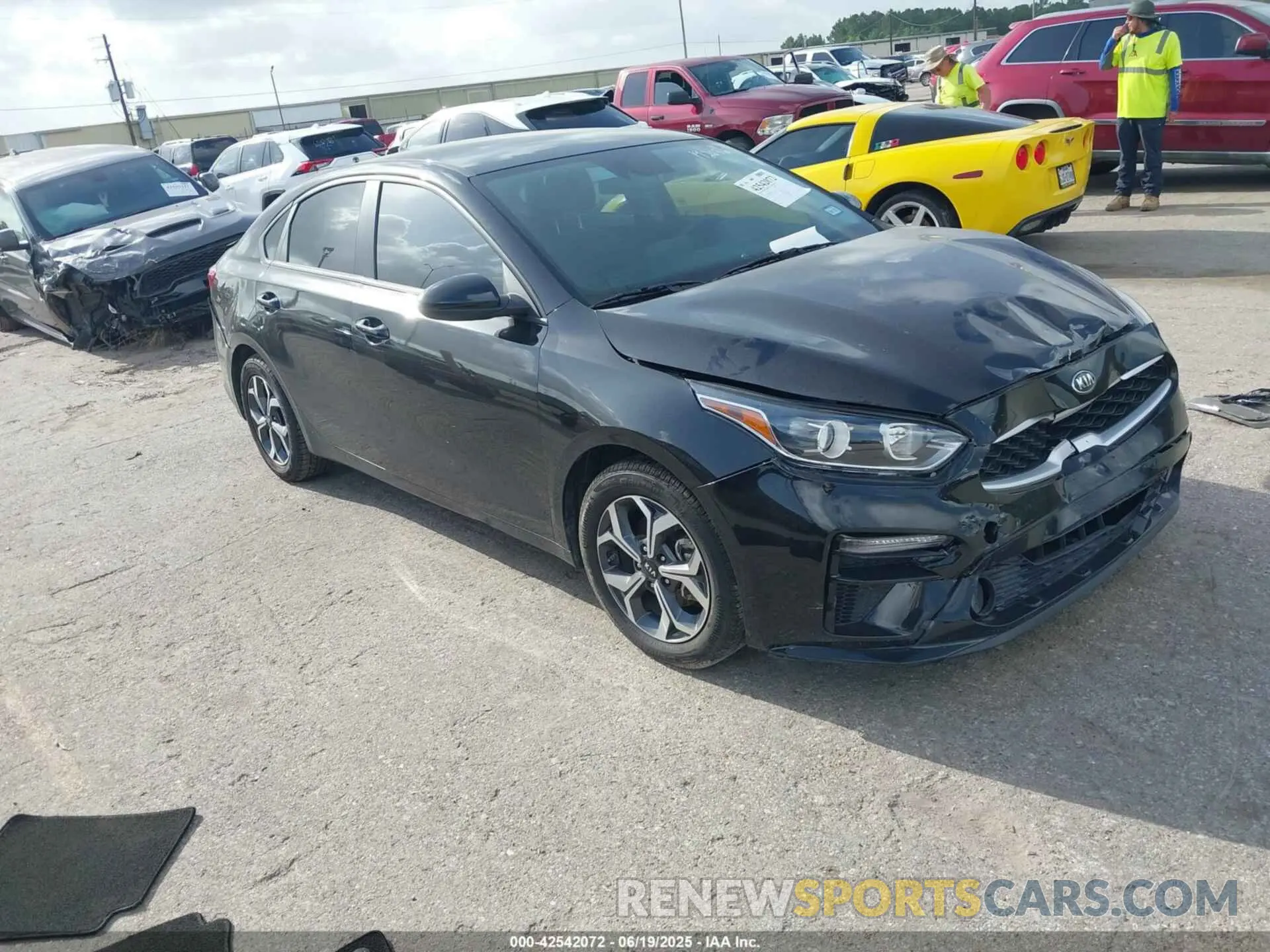 1 Photograph of a damaged car 3KPF24AD6ME345141 KIA FORTE 2021