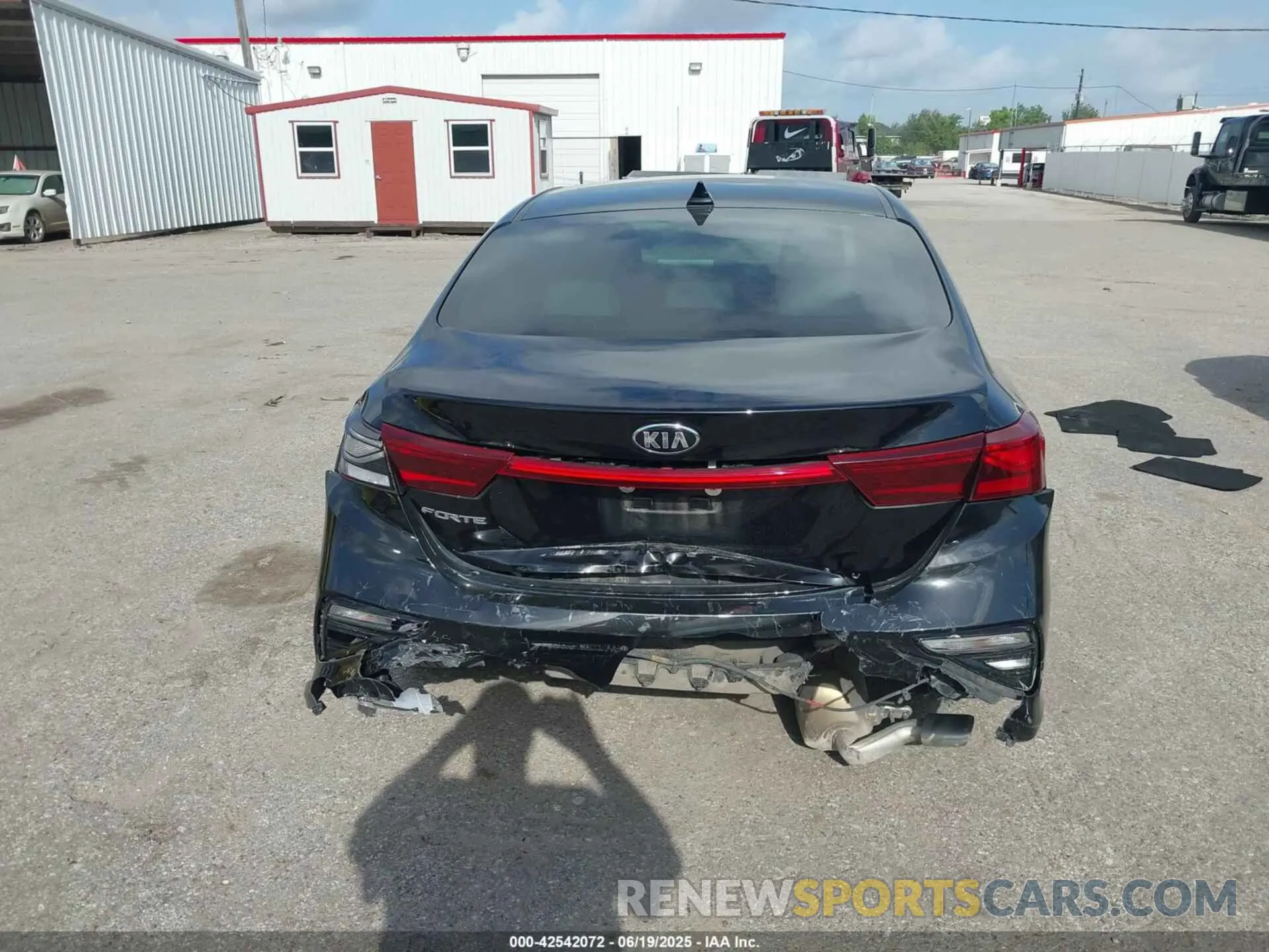 15 Photograph of a damaged car 3KPF24AD6ME345141 KIA FORTE 2021