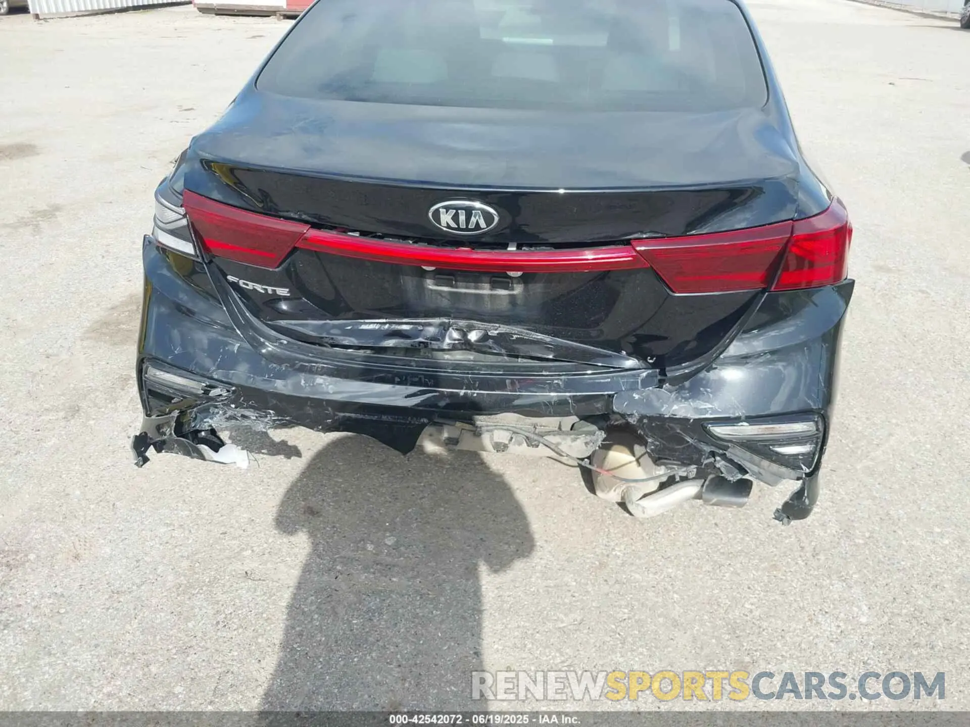 6 Photograph of a damaged car 3KPF24AD6ME345141 KIA FORTE 2021