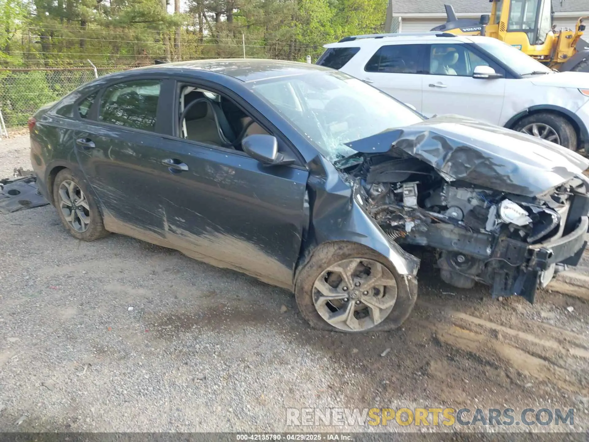 1 Photograph of a damaged car 3KPF24AD6ME372761 KIA FORTE 2021