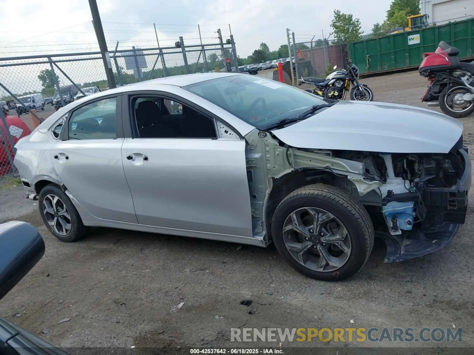 14 Photograph of a damaged car 3KPF24AD6ME377135 KIA FORTE 2021