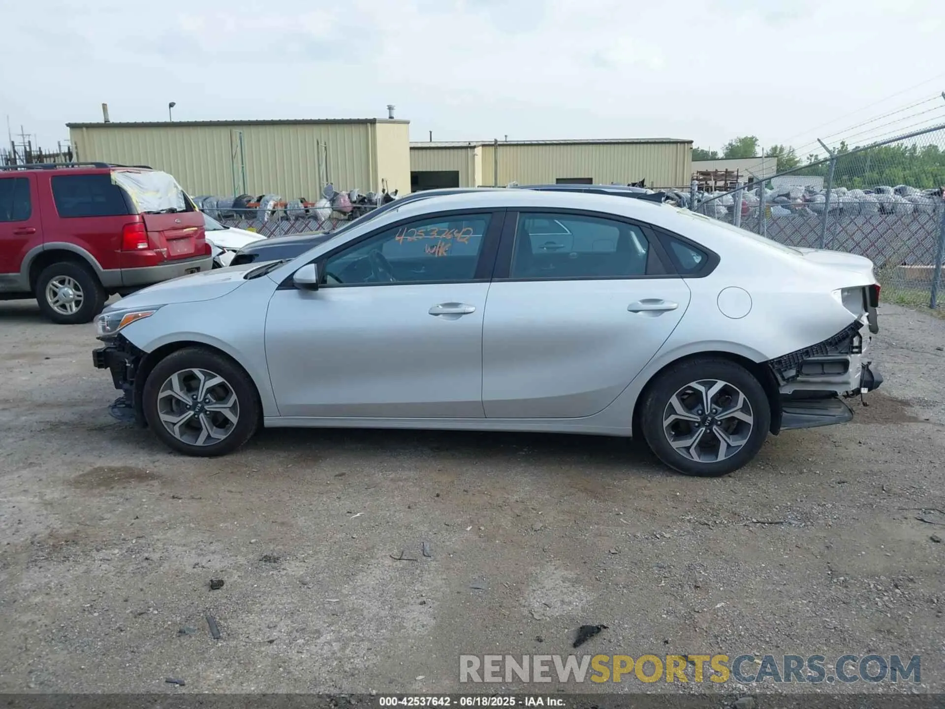 15 Photograph of a damaged car 3KPF24AD6ME377135 KIA FORTE 2021