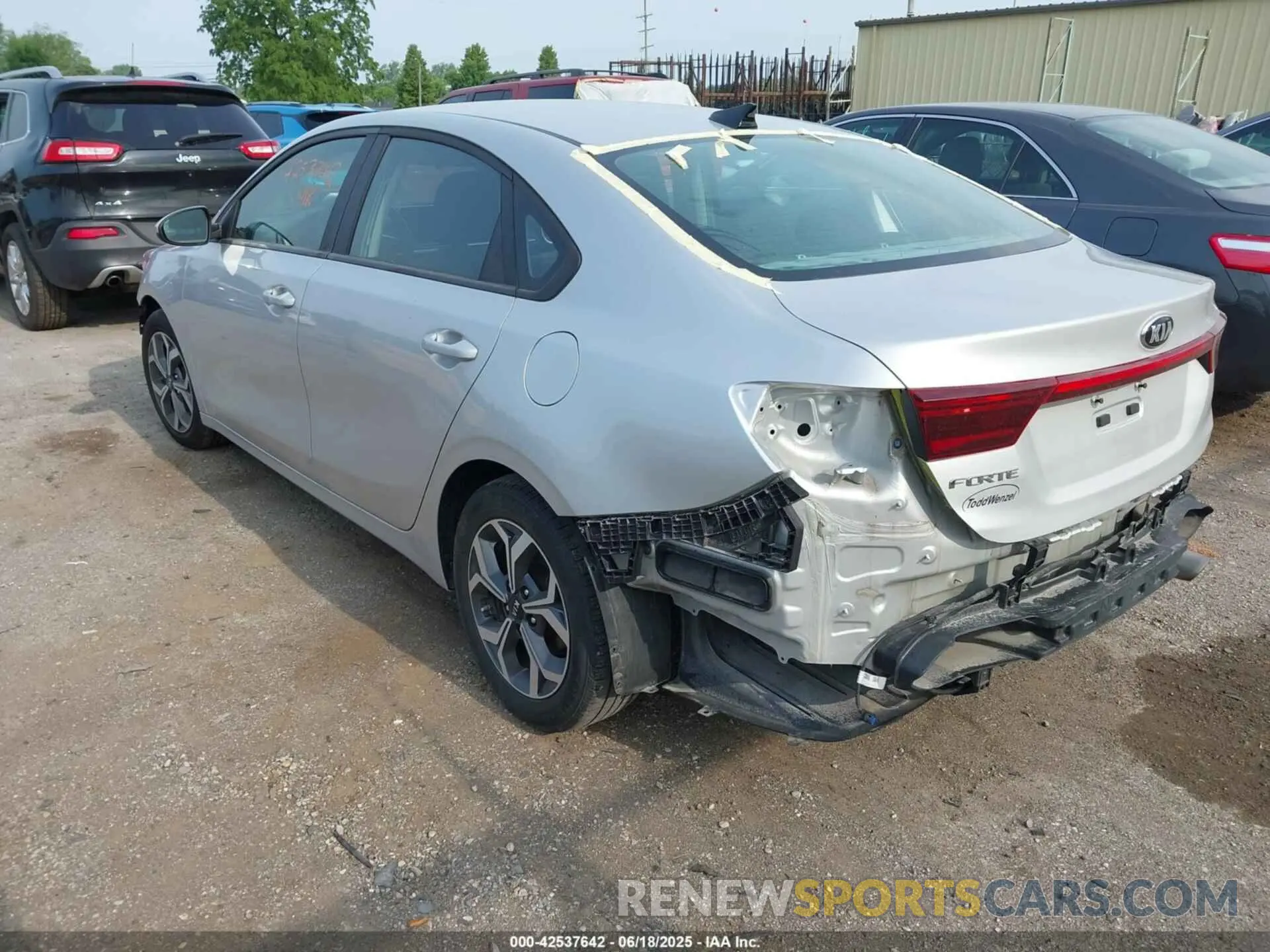 3 Photograph of a damaged car 3KPF24AD6ME377135 KIA FORTE 2021