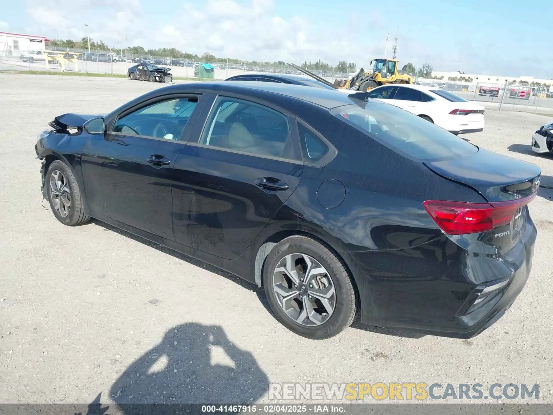 3 Photograph of a damaged car 3KPF24AD6ME390032 KIA FORTE 2021