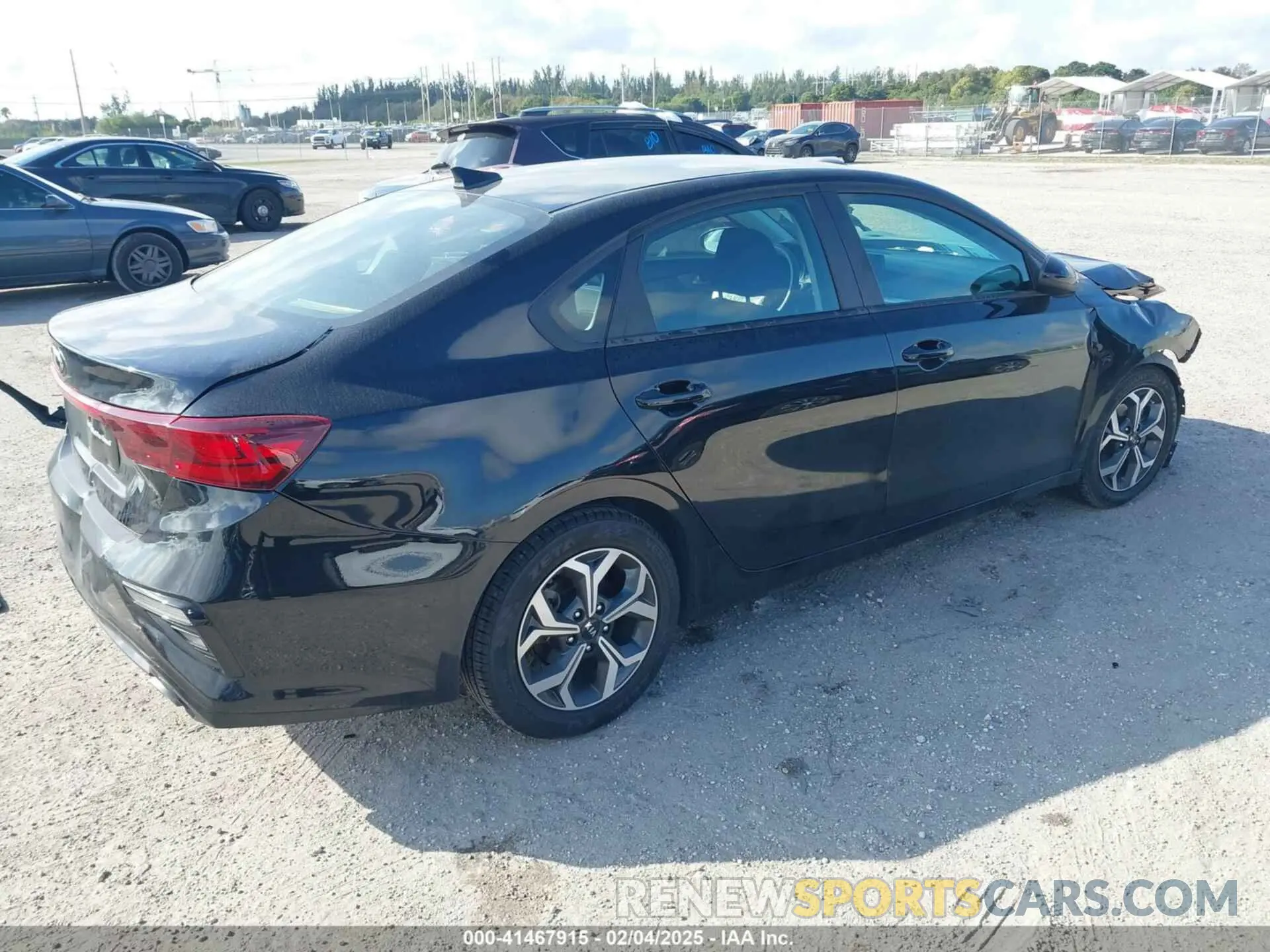 4 Photograph of a damaged car 3KPF24AD6ME390032 KIA FORTE 2021