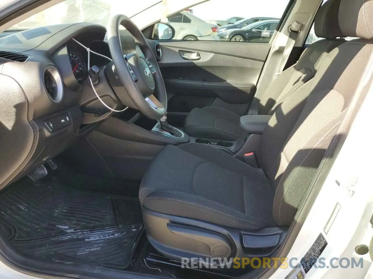 7 Photograph of a damaged car 3KPF24AD6ME394193 KIA FORTE 2021