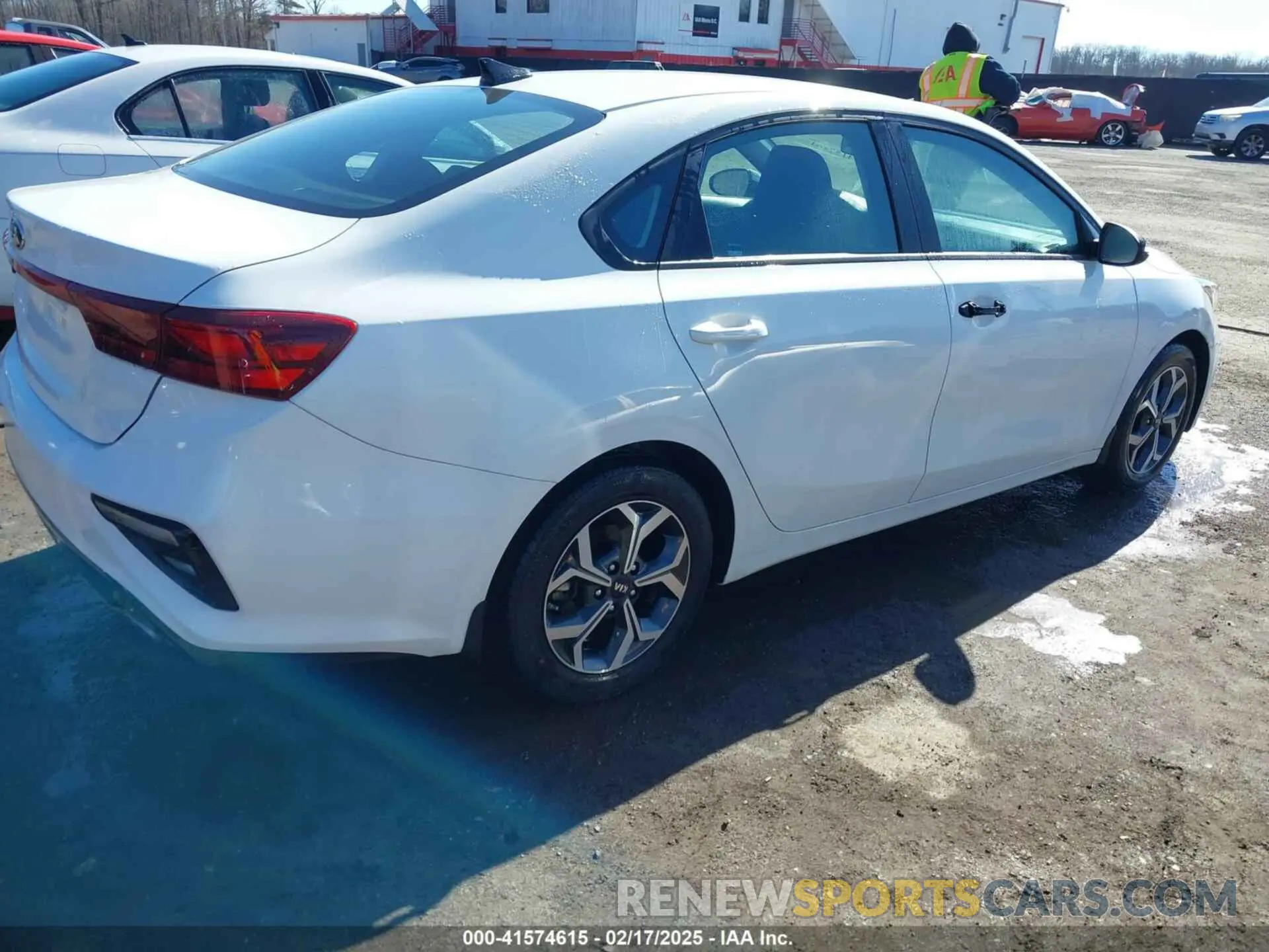 4 Photograph of a damaged car 3KPF24AD6ME403877 KIA FORTE 2021