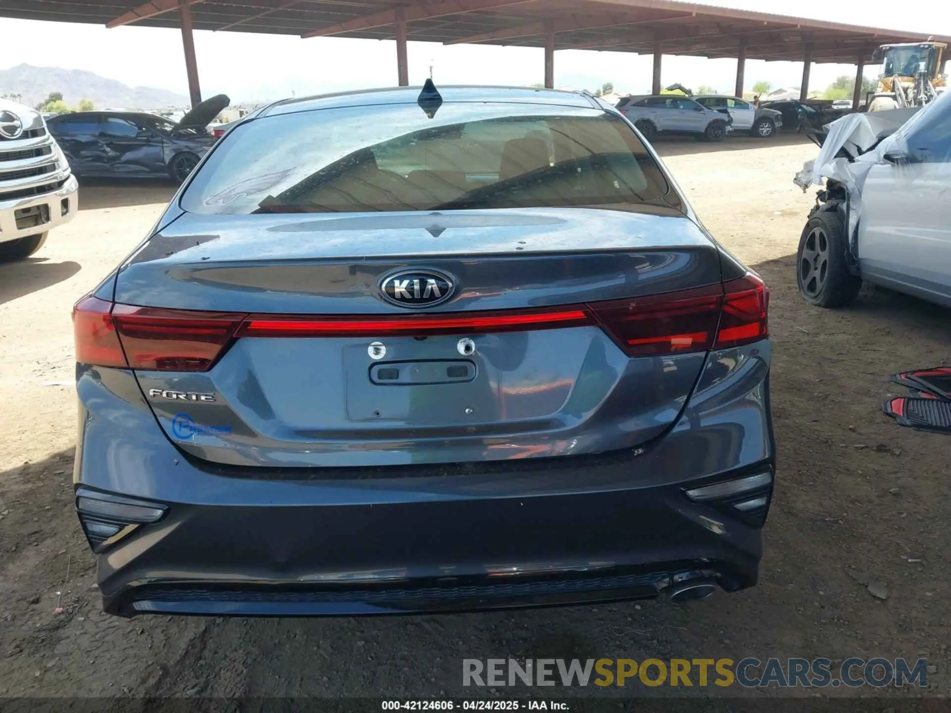 15 Photograph of a damaged car 3KPF24AD7ME294409 KIA FORTE 2021