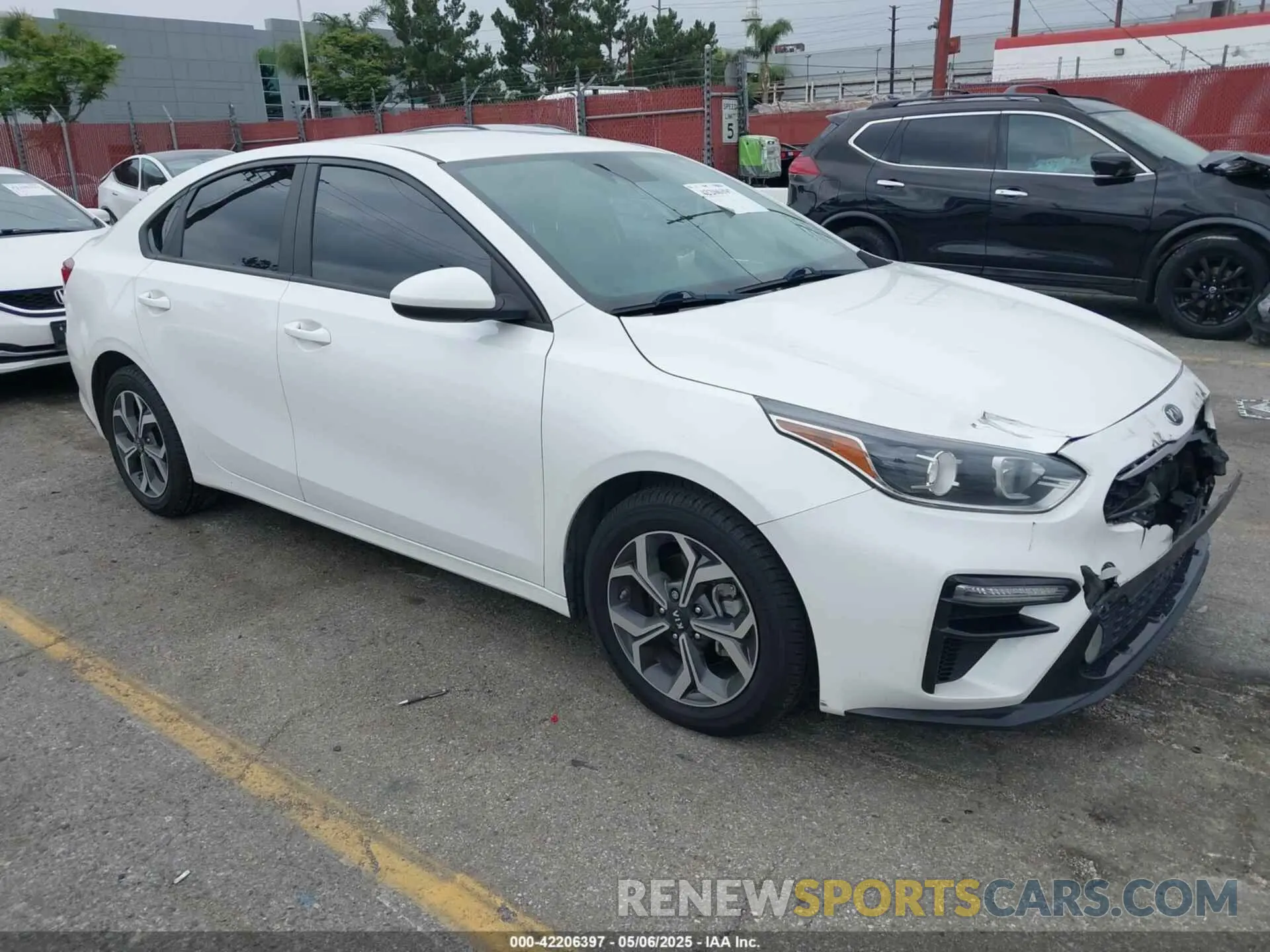 1 Photograph of a damaged car 3KPF24AD7ME305117 KIA FORTE 2021