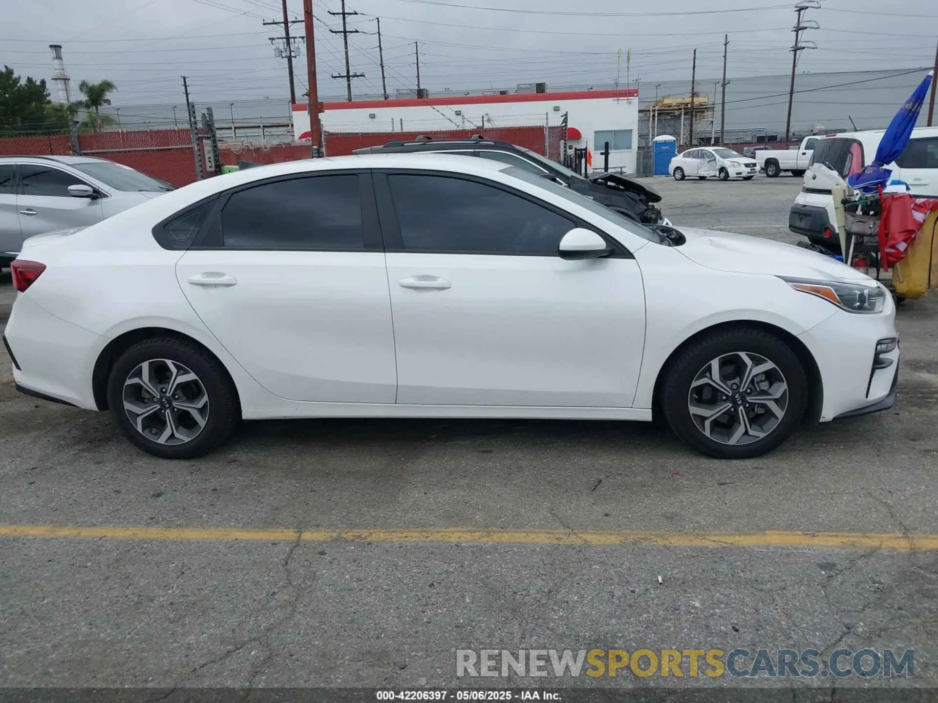 13 Photograph of a damaged car 3KPF24AD7ME305117 KIA FORTE 2021