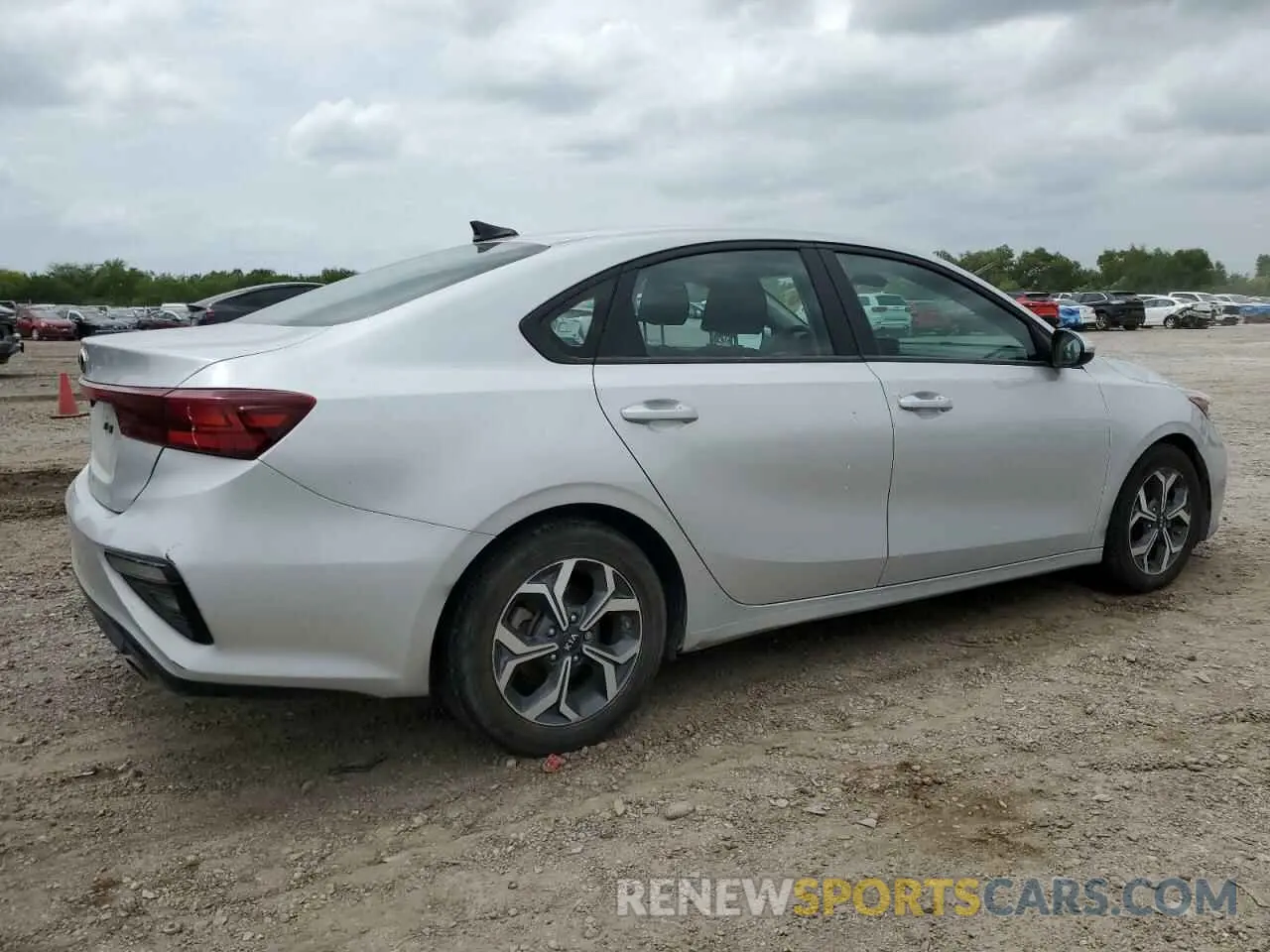 3 Photograph of a damaged car 3KPF24AD7ME306994 KIA FORTE 2021