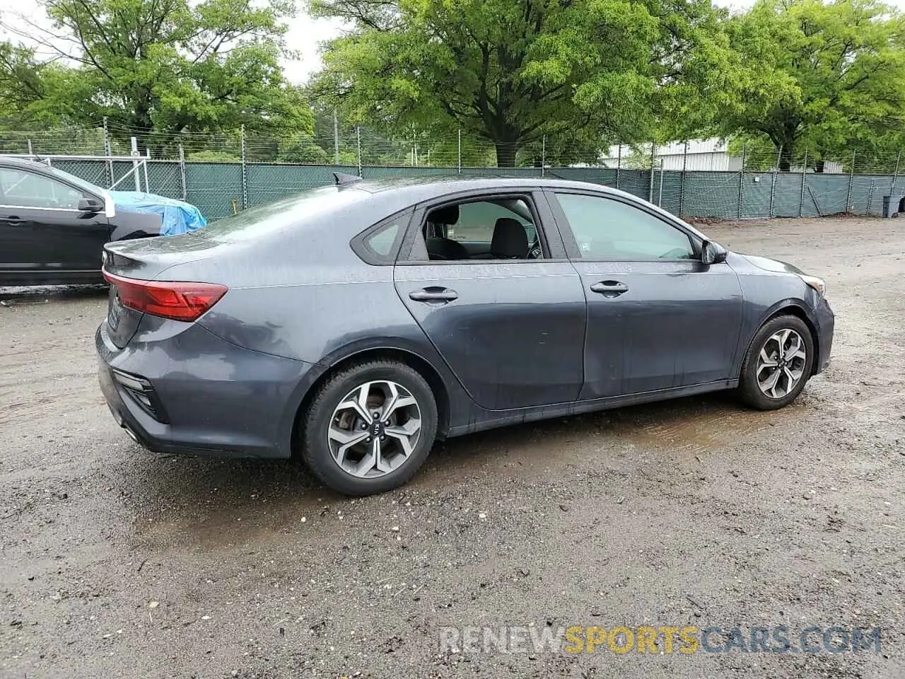 3 Photograph of a damaged car 3KPF24AD7ME325707 KIA FORTE 2021