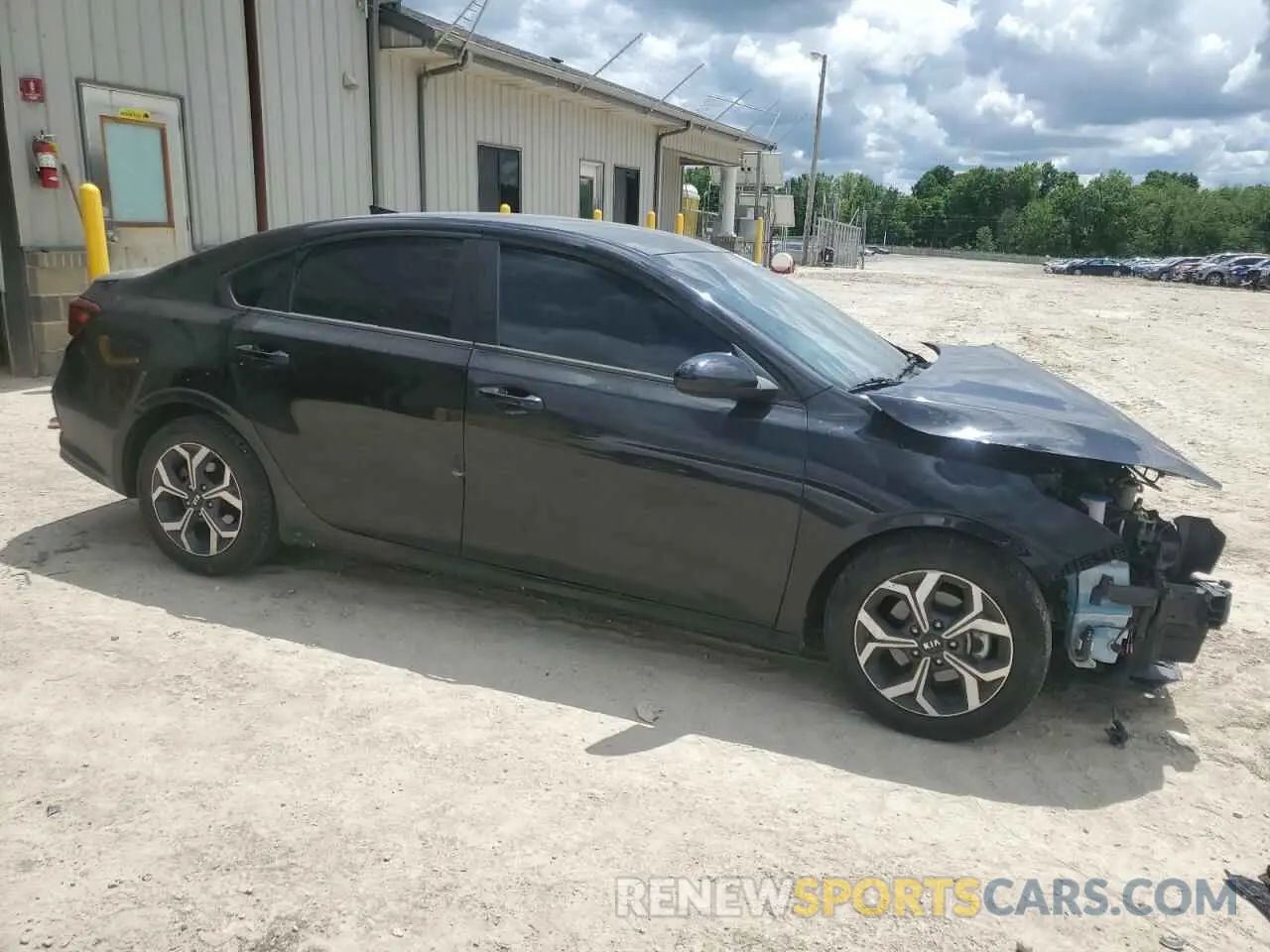 4 Photograph of a damaged car 3KPF24AD7ME330390 KIA FORTE 2021