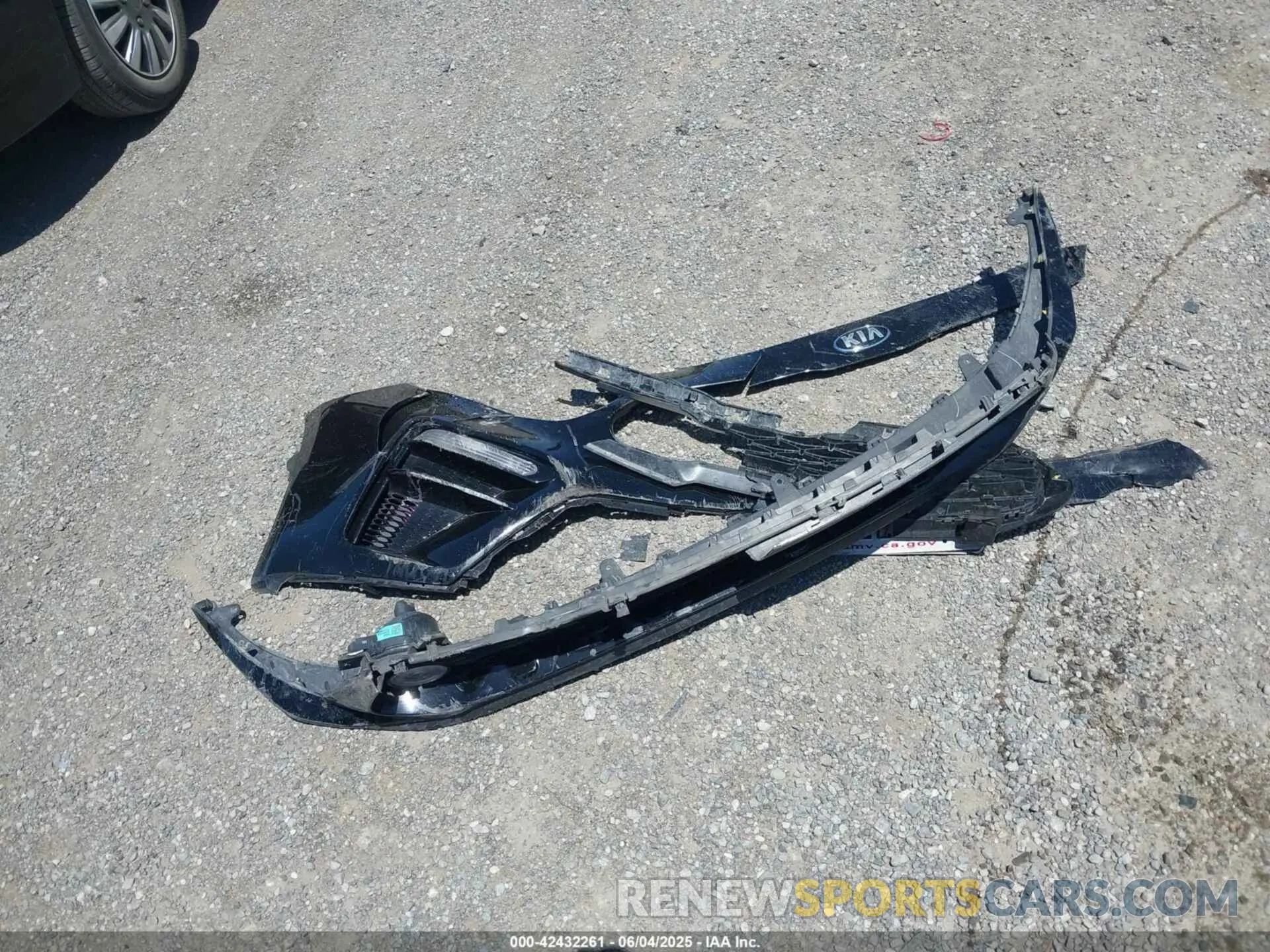 12 Photograph of a damaged car 3KPF24AD7ME341566 KIA FORTE 2021