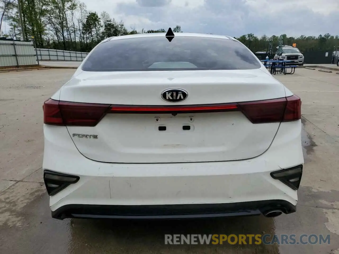 6 Photograph of a damaged car 3KPF24AD7ME346895 KIA FORTE 2021