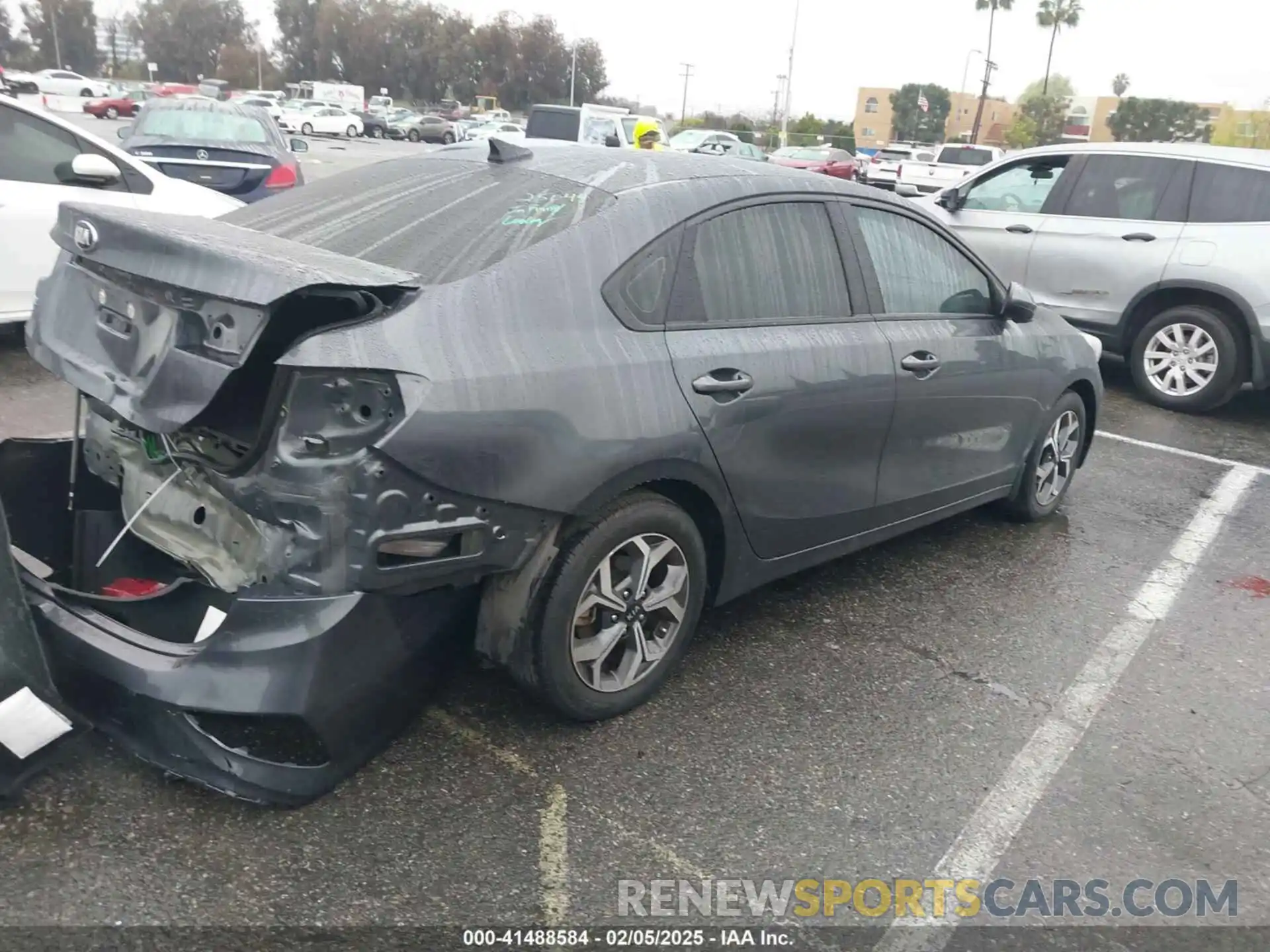 4 Photograph of a damaged car 3KPF24AD7ME376432 KIA FORTE 2021