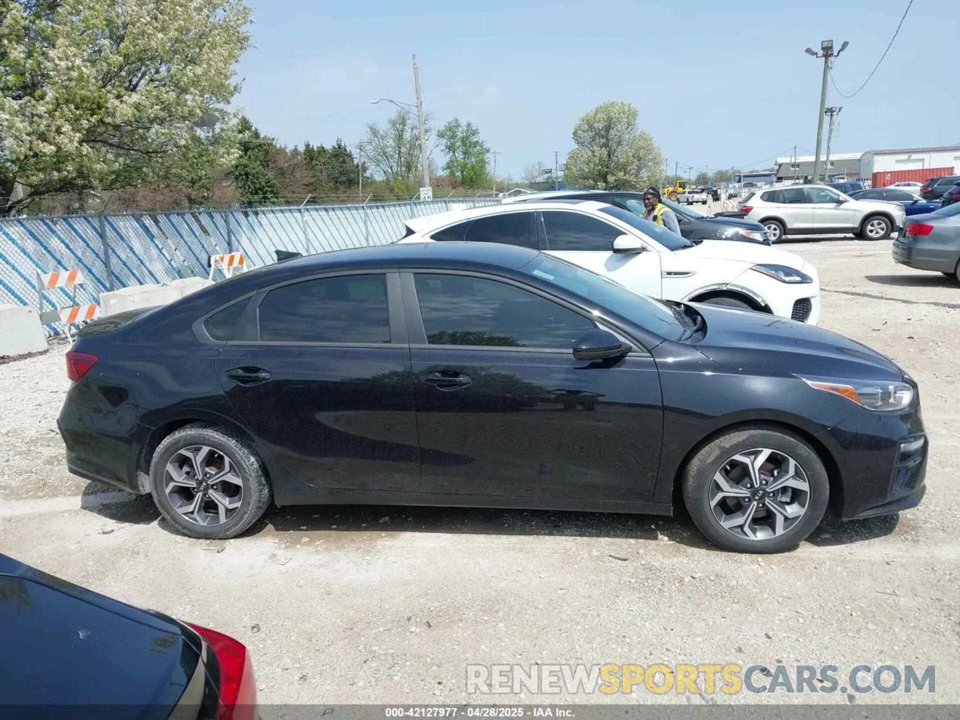 13 Photograph of a damaged car 3KPF24AD7ME393313 KIA FORTE 2021