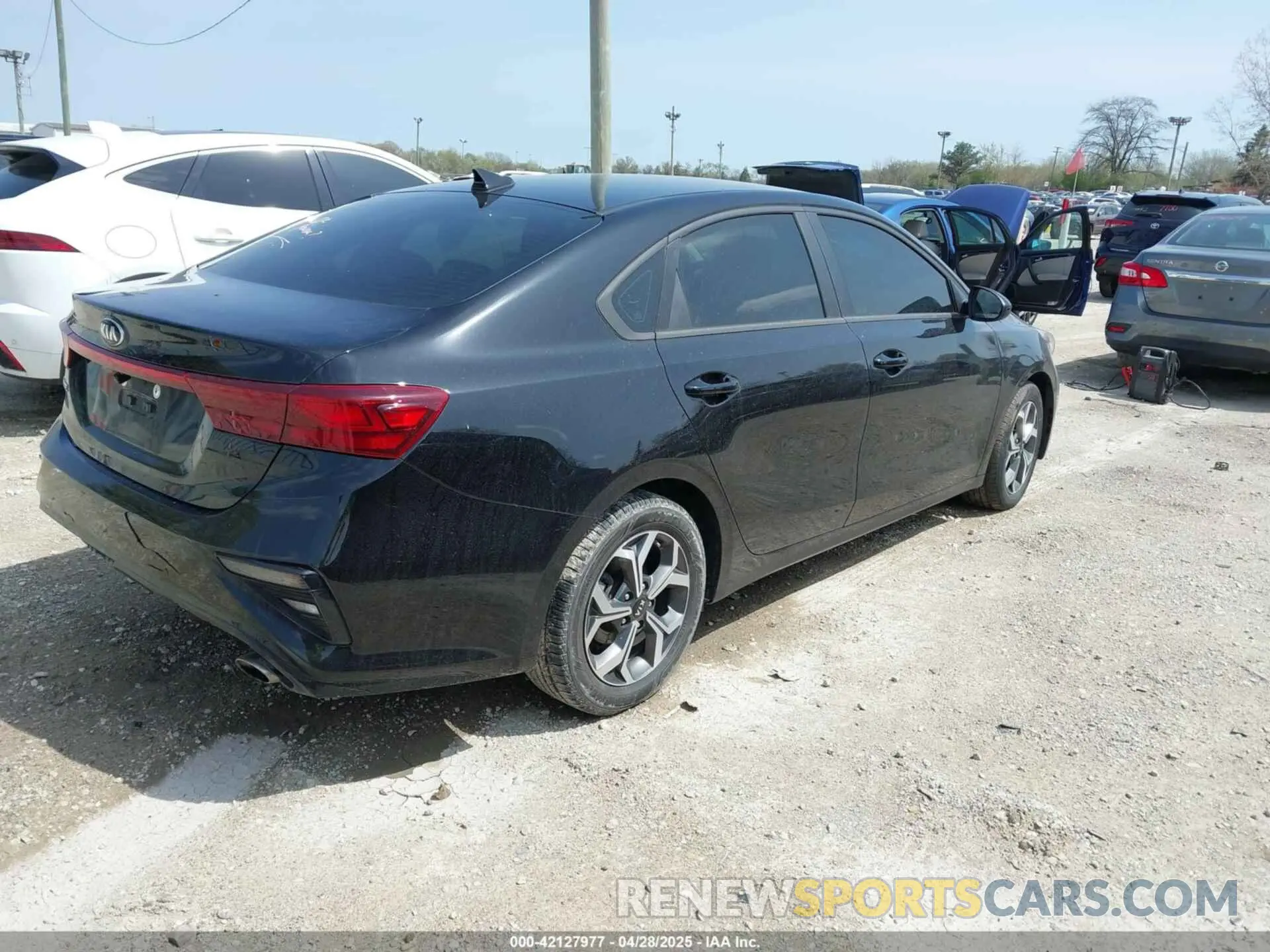 4 Photograph of a damaged car 3KPF24AD7ME393313 KIA FORTE 2021