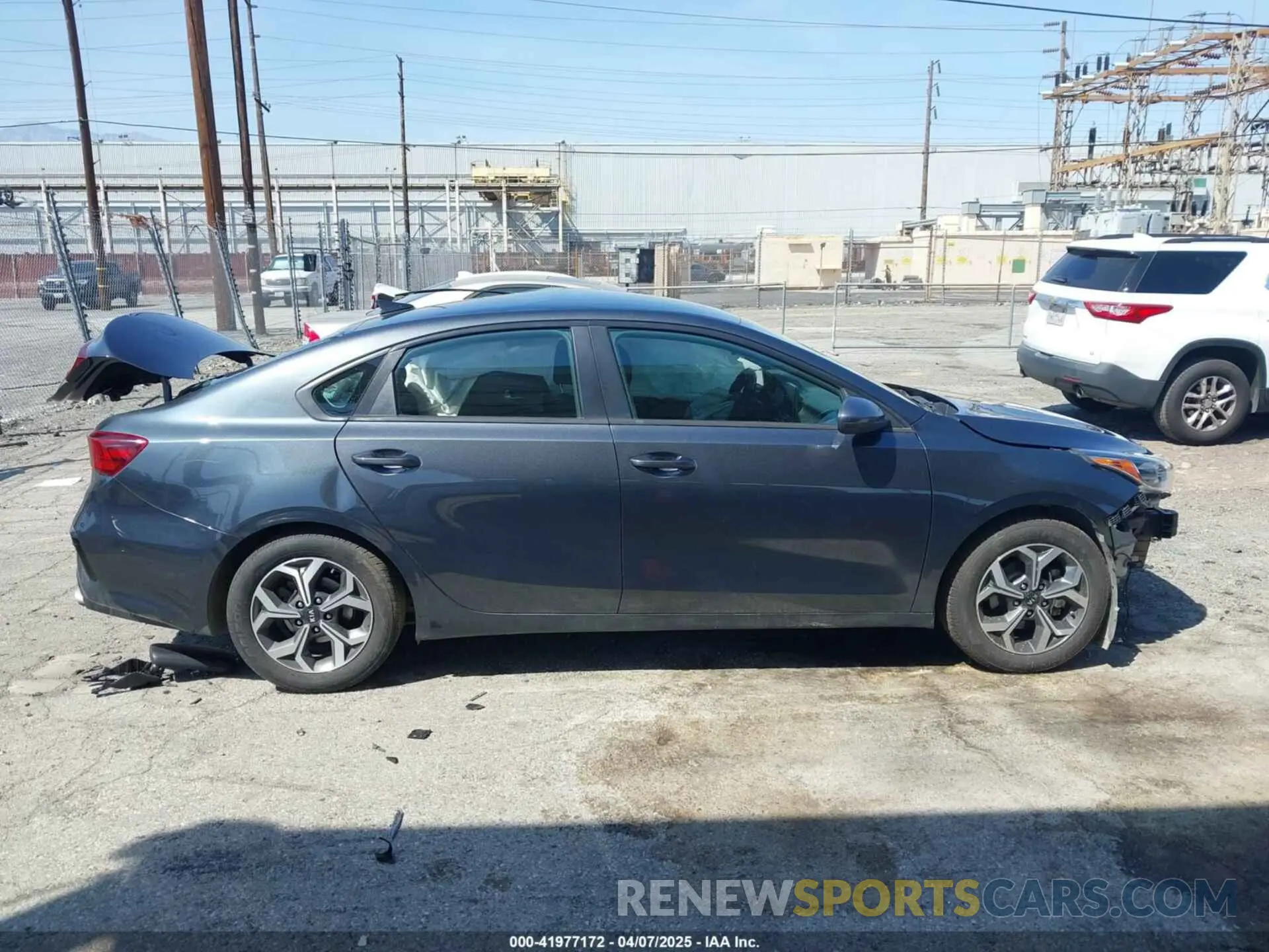 14 Photograph of a damaged car 3KPF24AD7ME406545 KIA FORTE 2021