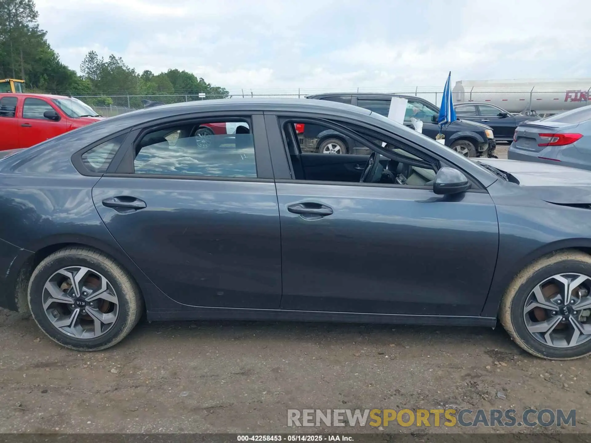 13 Photograph of a damaged car 3KPF24AD8ME266540 KIA FORTE 2021
