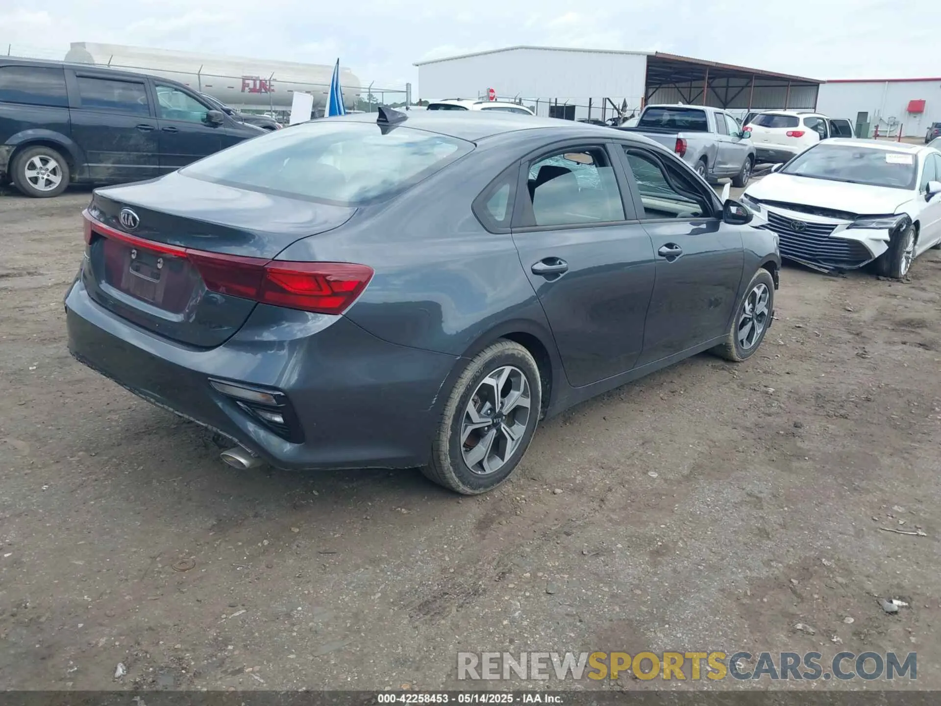 4 Photograph of a damaged car 3KPF24AD8ME266540 KIA FORTE 2021