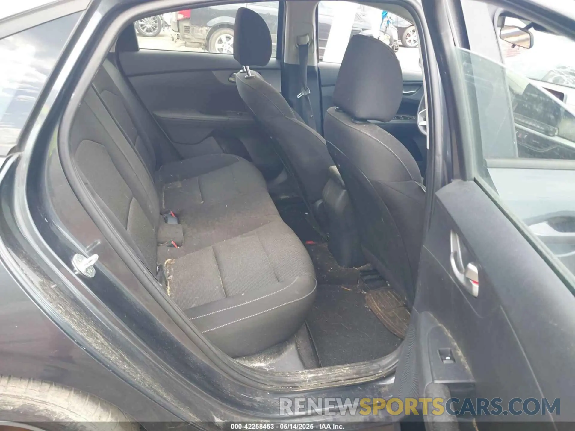 8 Photograph of a damaged car 3KPF24AD8ME266540 KIA FORTE 2021