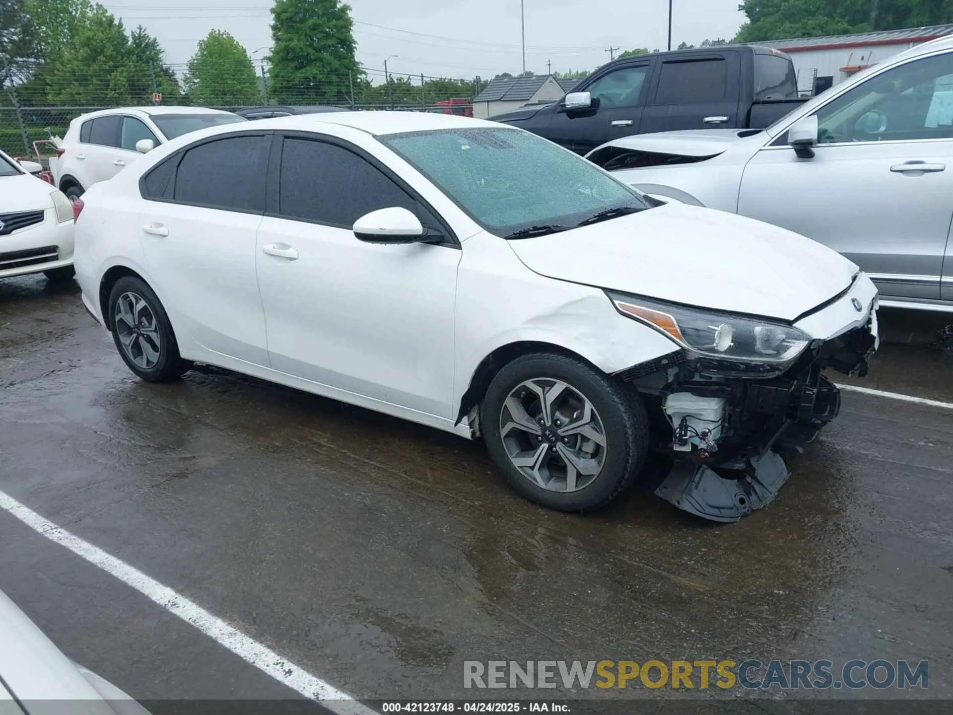 13 Photograph of a damaged car 3KPF24AD8ME276839 KIA FORTE 2021