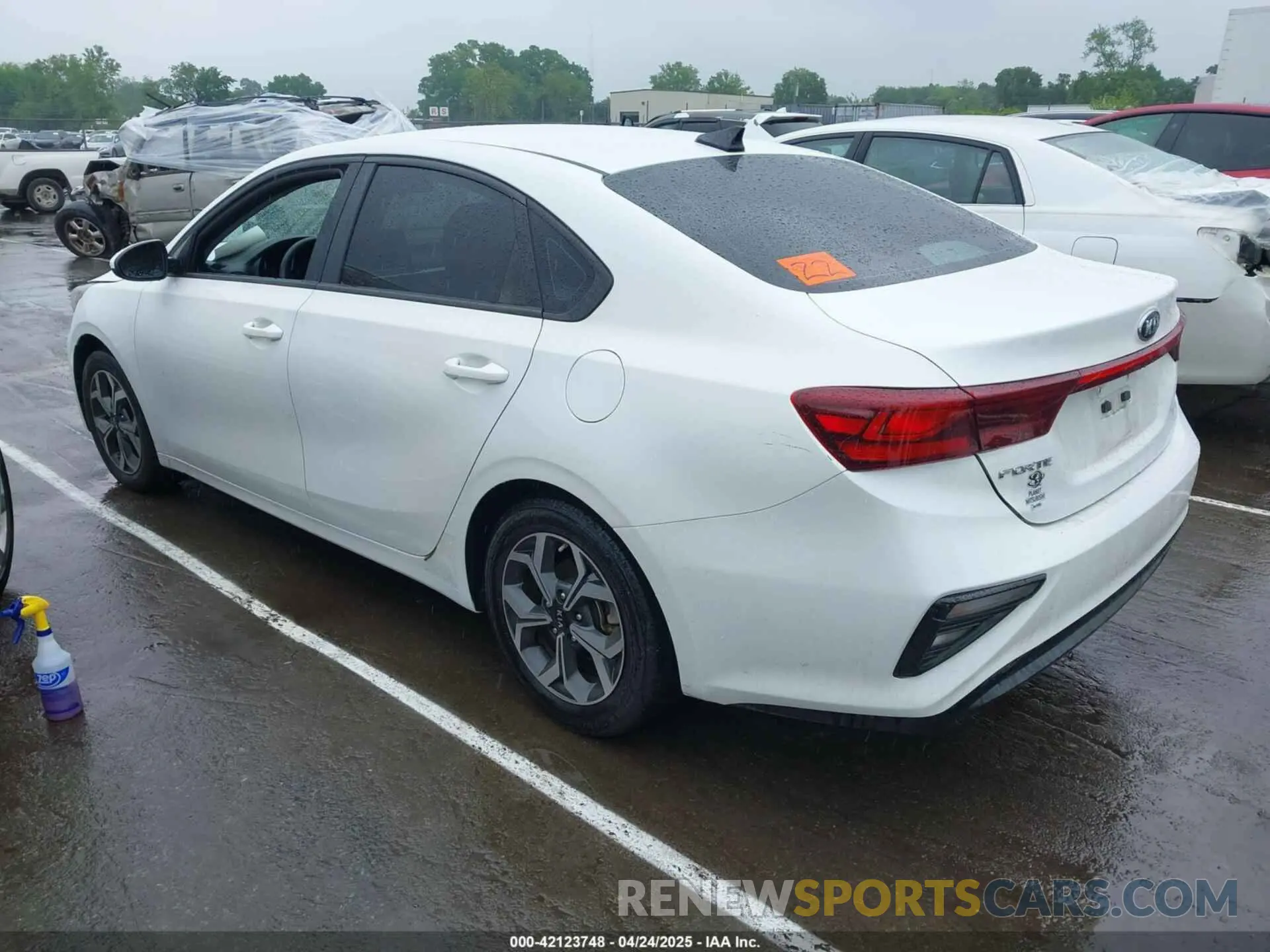 14 Photograph of a damaged car 3KPF24AD8ME276839 KIA FORTE 2021