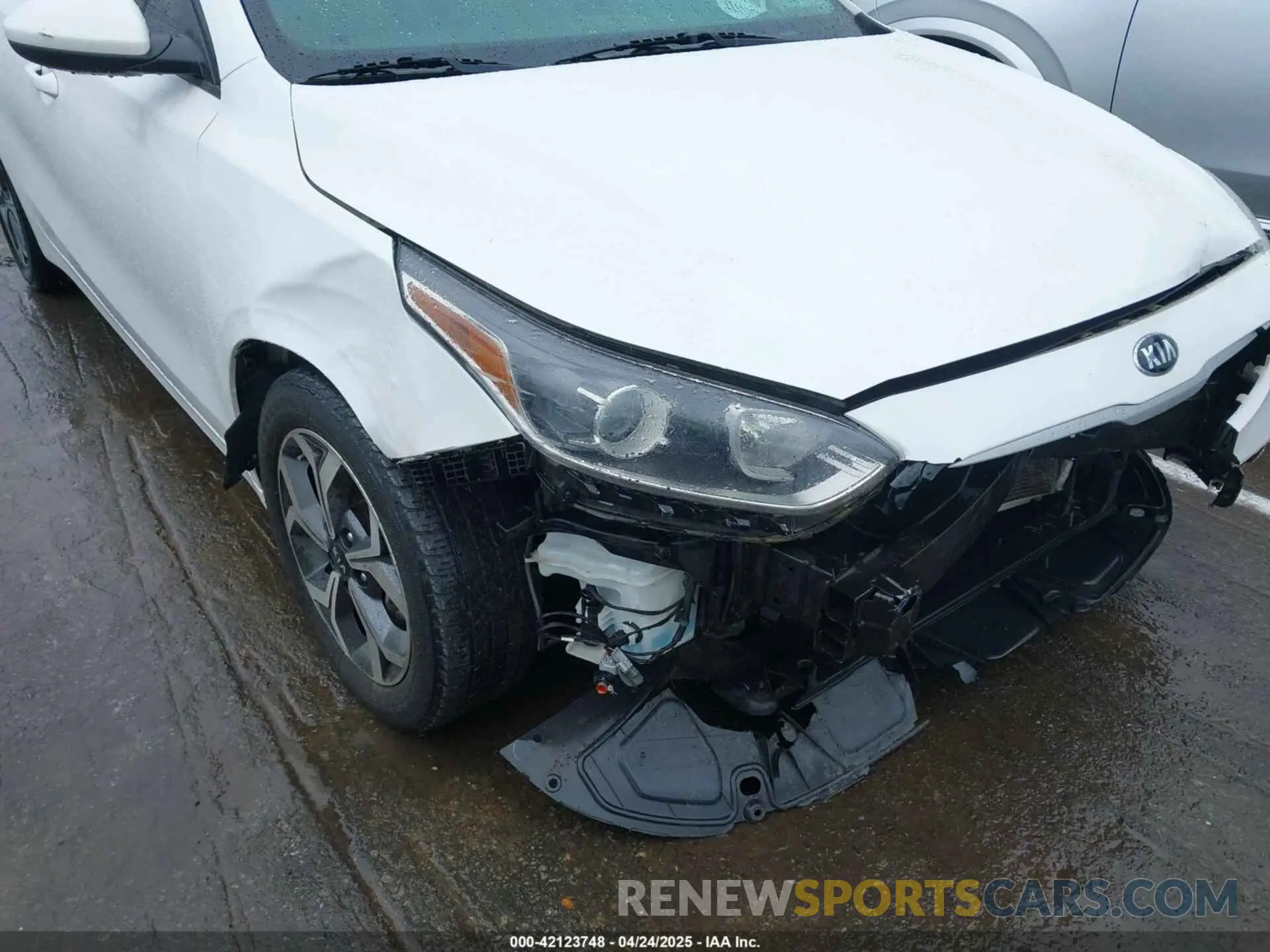 17 Photograph of a damaged car 3KPF24AD8ME276839 KIA FORTE 2021