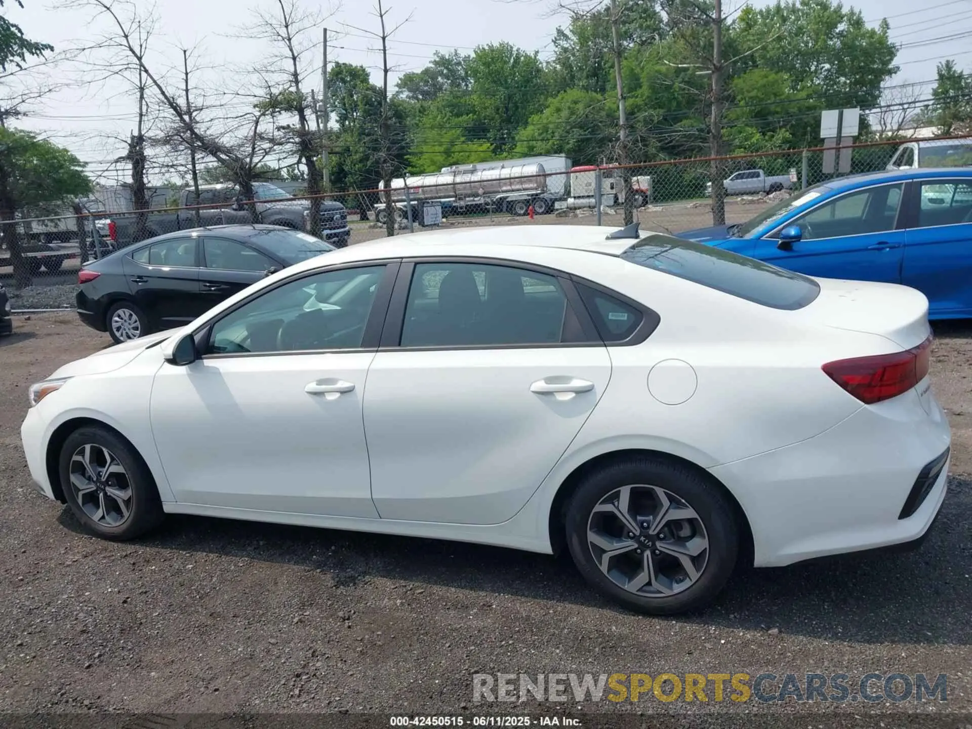14 Photograph of a damaged car 3KPF24AD8ME292779 KIA FORTE 2021