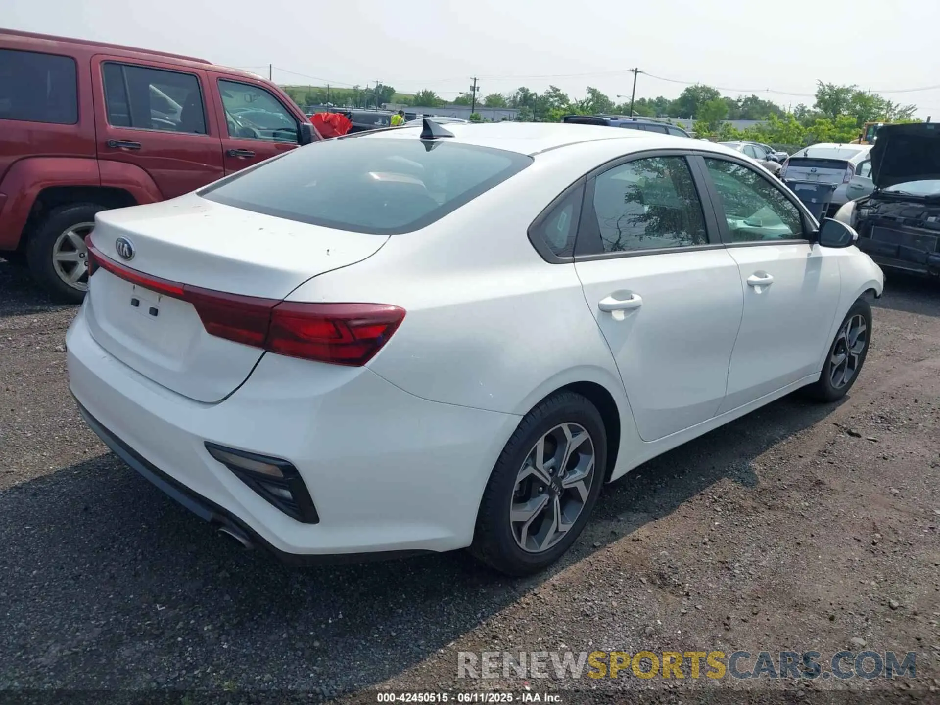 4 Photograph of a damaged car 3KPF24AD8ME292779 KIA FORTE 2021