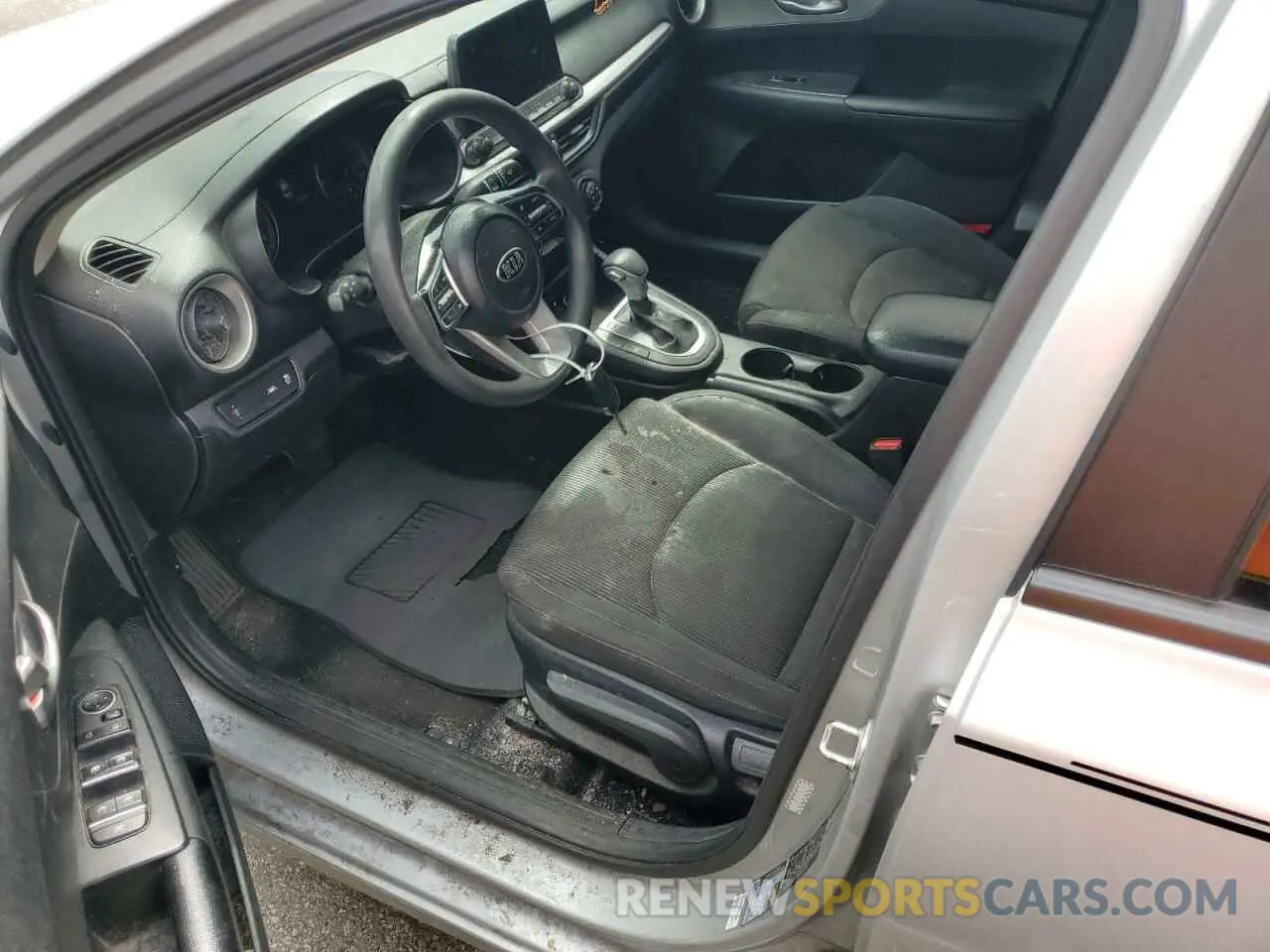7 Photograph of a damaged car 3KPF24AD8ME305045 KIA FORTE 2021