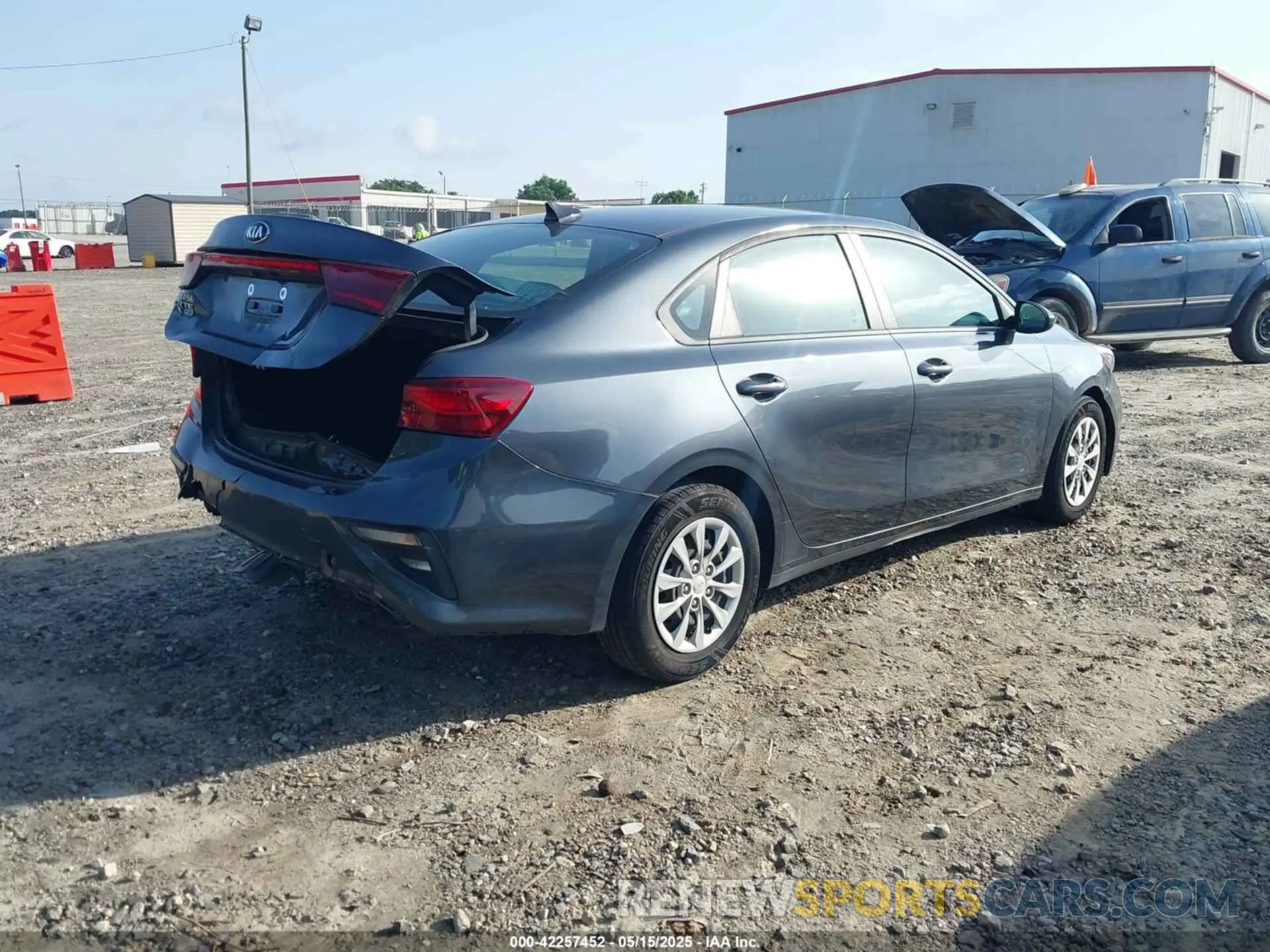 4 Photograph of a damaged car 3KPF24AD8ME327188 KIA FORTE 2021