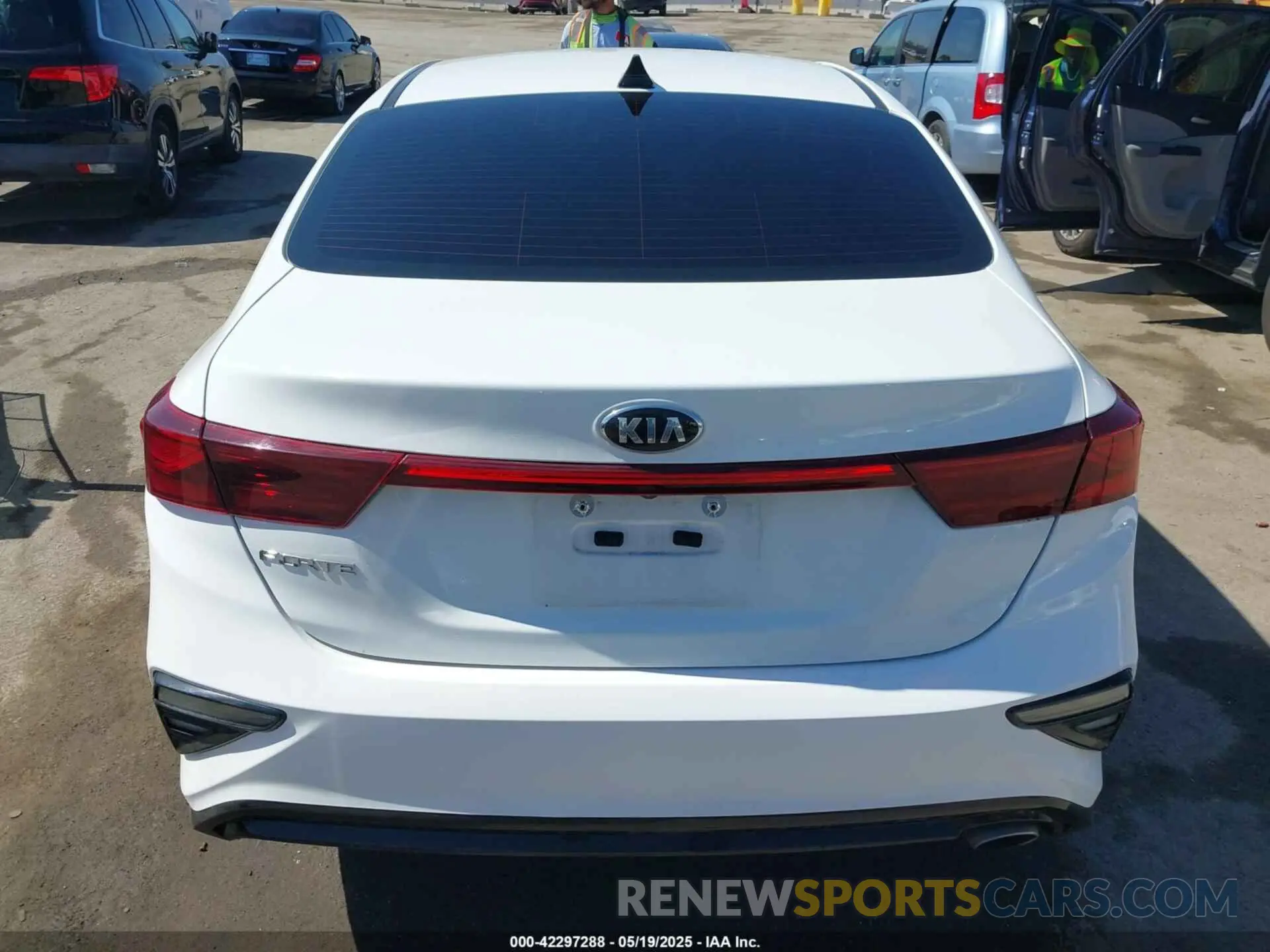 16 Photograph of a damaged car 3KPF24AD8ME332455 KIA FORTE 2021