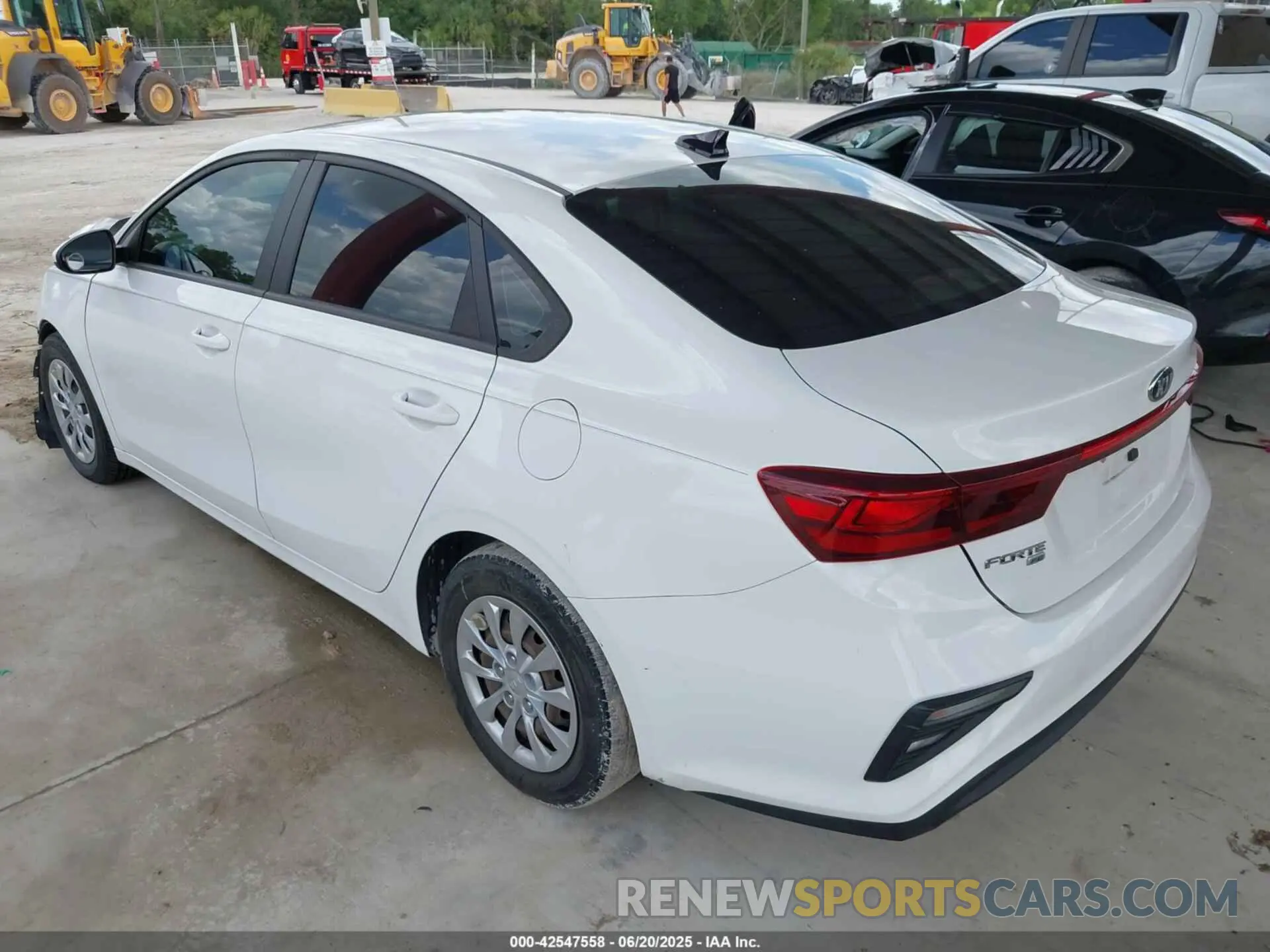 3 Photograph of a damaged car 3KPF24AD8ME338790 KIA FORTE 2021