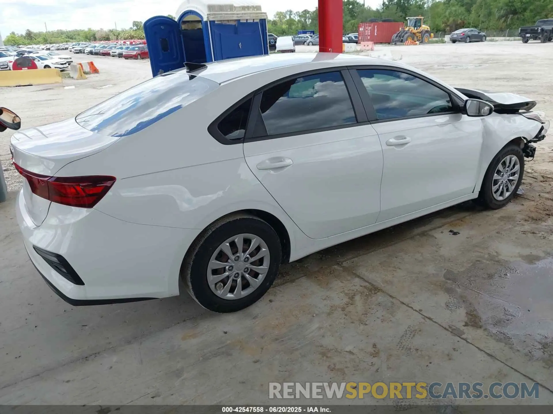 4 Photograph of a damaged car 3KPF24AD8ME338790 KIA FORTE 2021