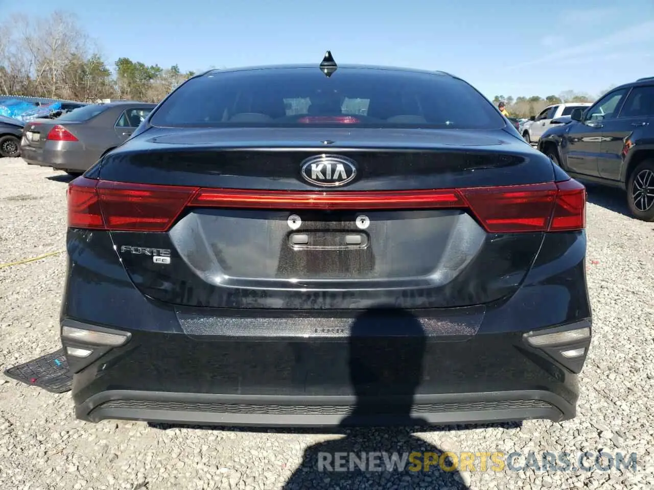 6 Photograph of a damaged car 3KPF24AD8ME353774 KIA FORTE 2021