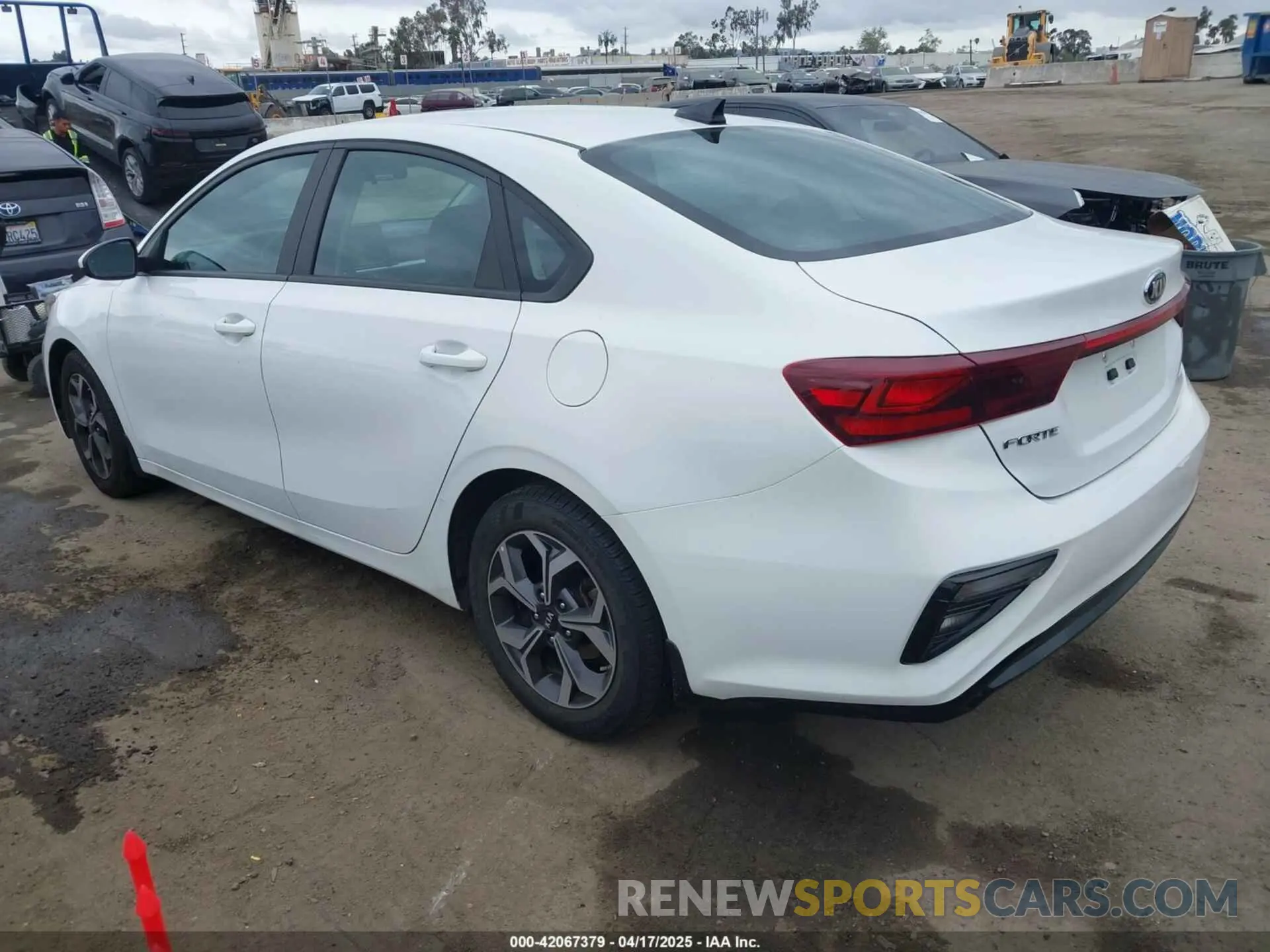 3 Photograph of a damaged car 3KPF24AD8ME354732 KIA FORTE 2021