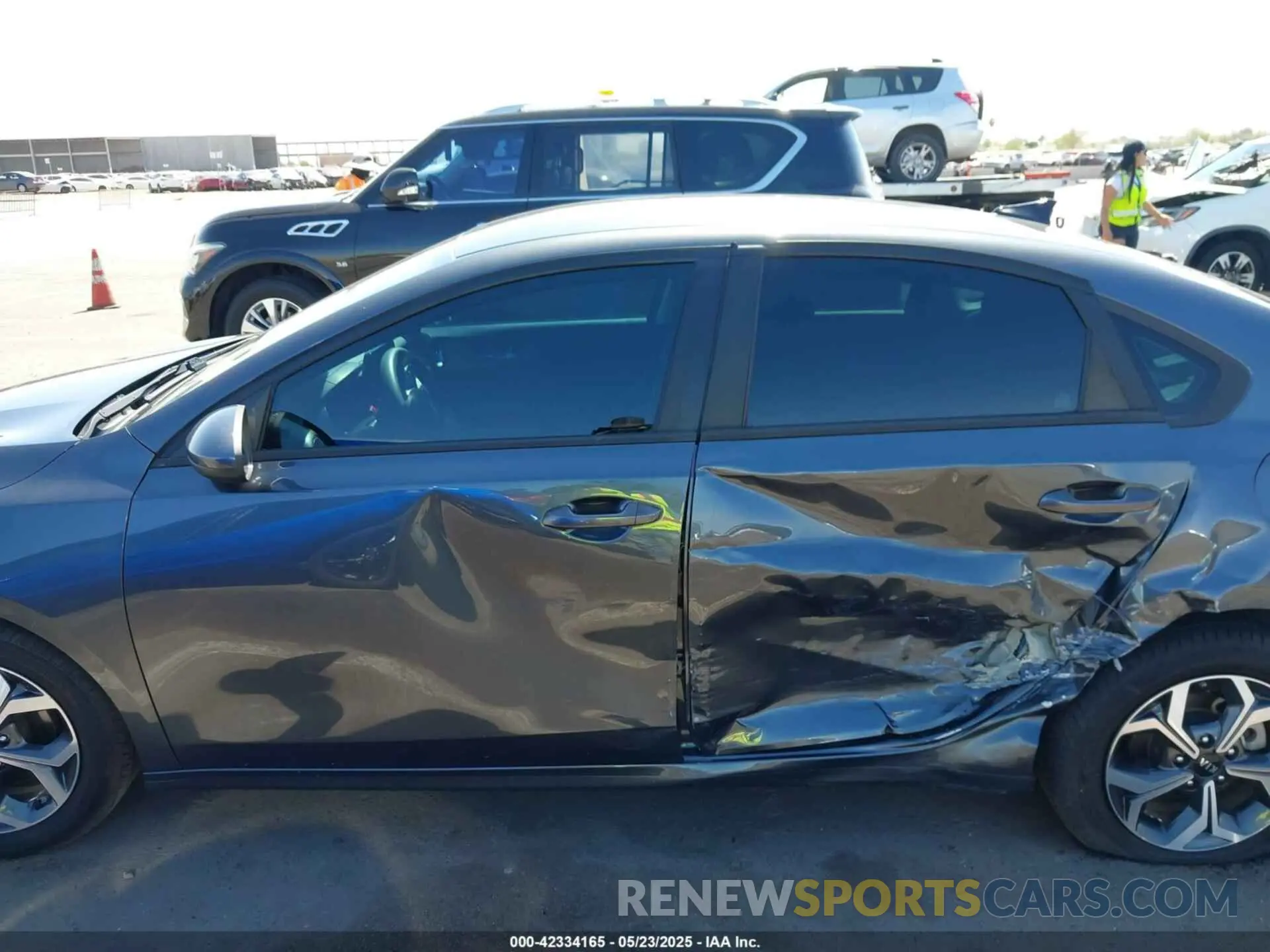 14 Photograph of a damaged car 3KPF24AD8ME361843 KIA FORTE 2021