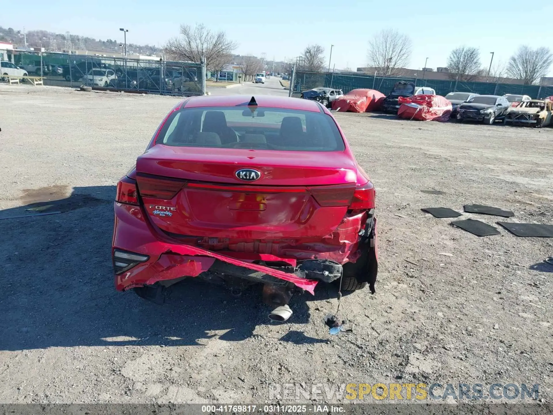 17 Photograph of a damaged car 3KPF24AD8ME384474 KIA FORTE 2021