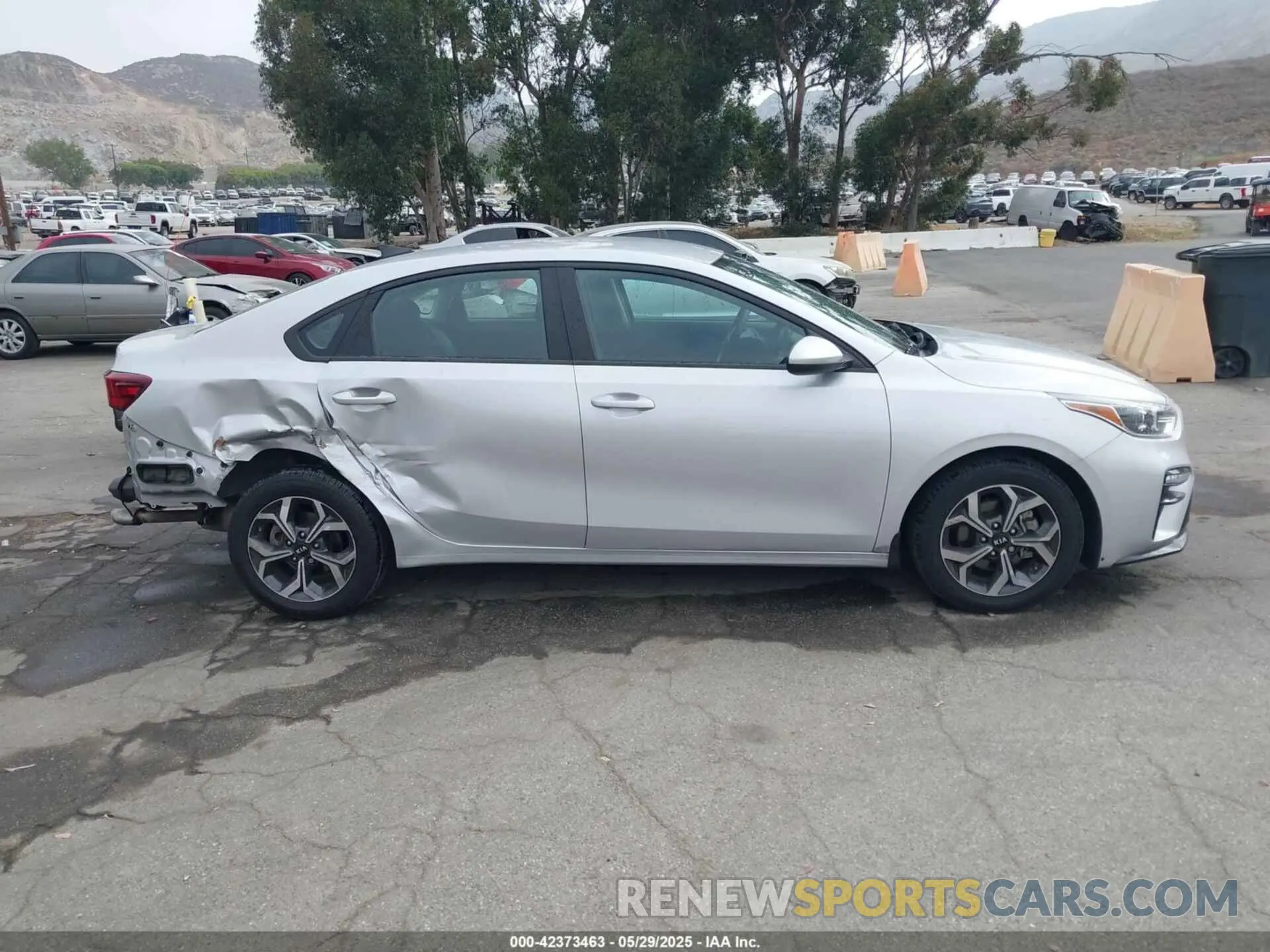 14 Photograph of a damaged car 3KPF24AD8ME387780 KIA FORTE 2021