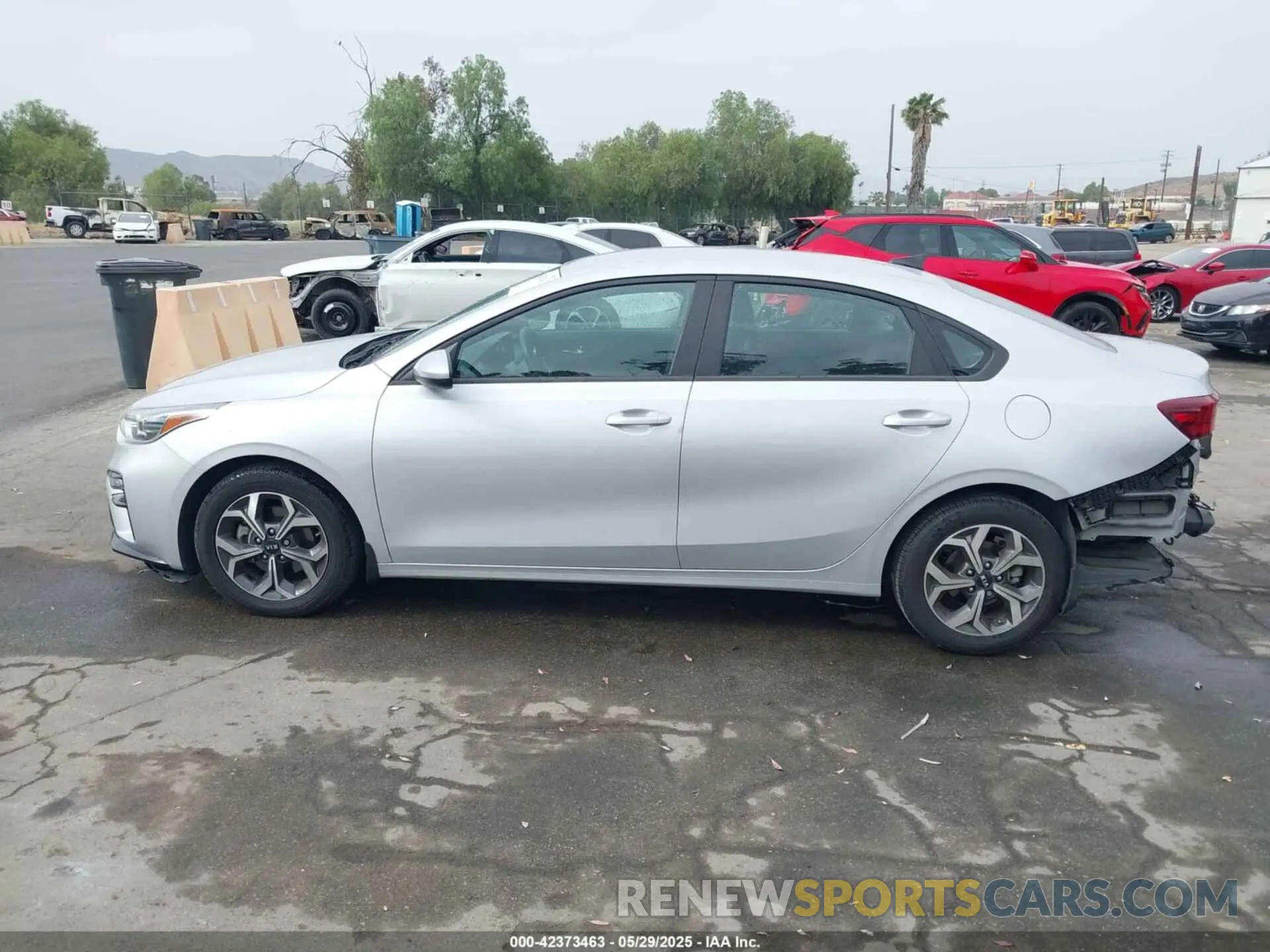 15 Photograph of a damaged car 3KPF24AD8ME387780 KIA FORTE 2021