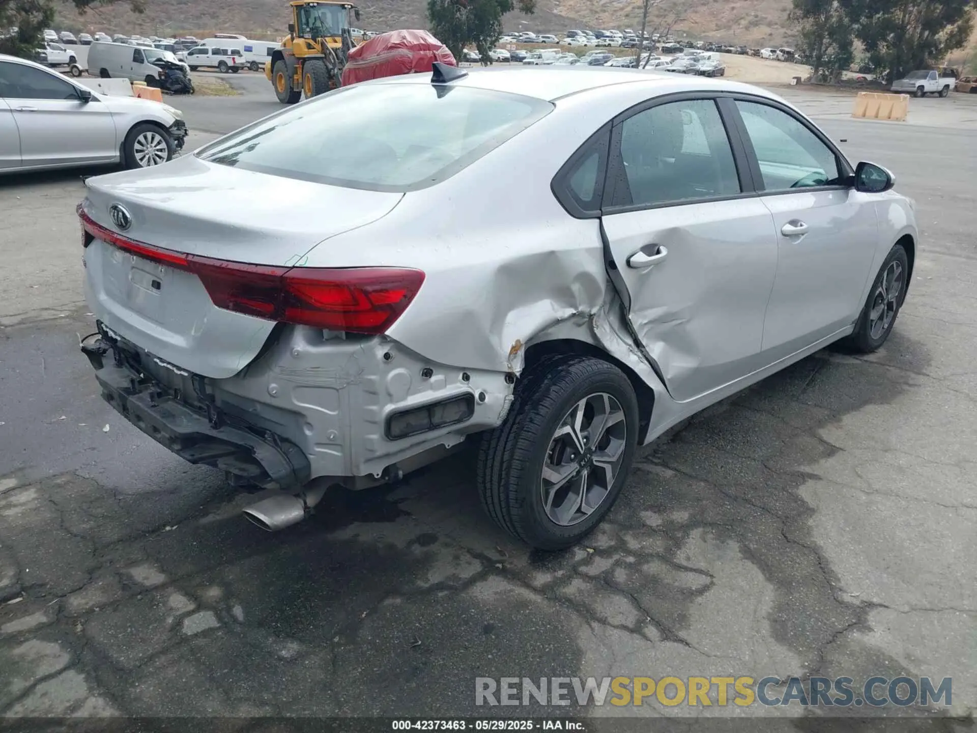 4 Photograph of a damaged car 3KPF24AD8ME387780 KIA FORTE 2021
