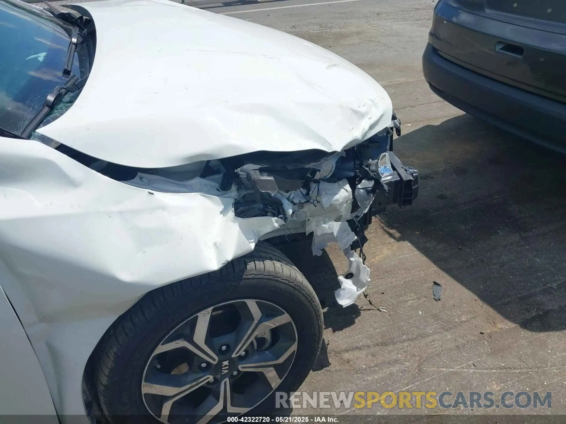 6 Photograph of a damaged car 3KPF24AD8ME394275 KIA FORTE 2021